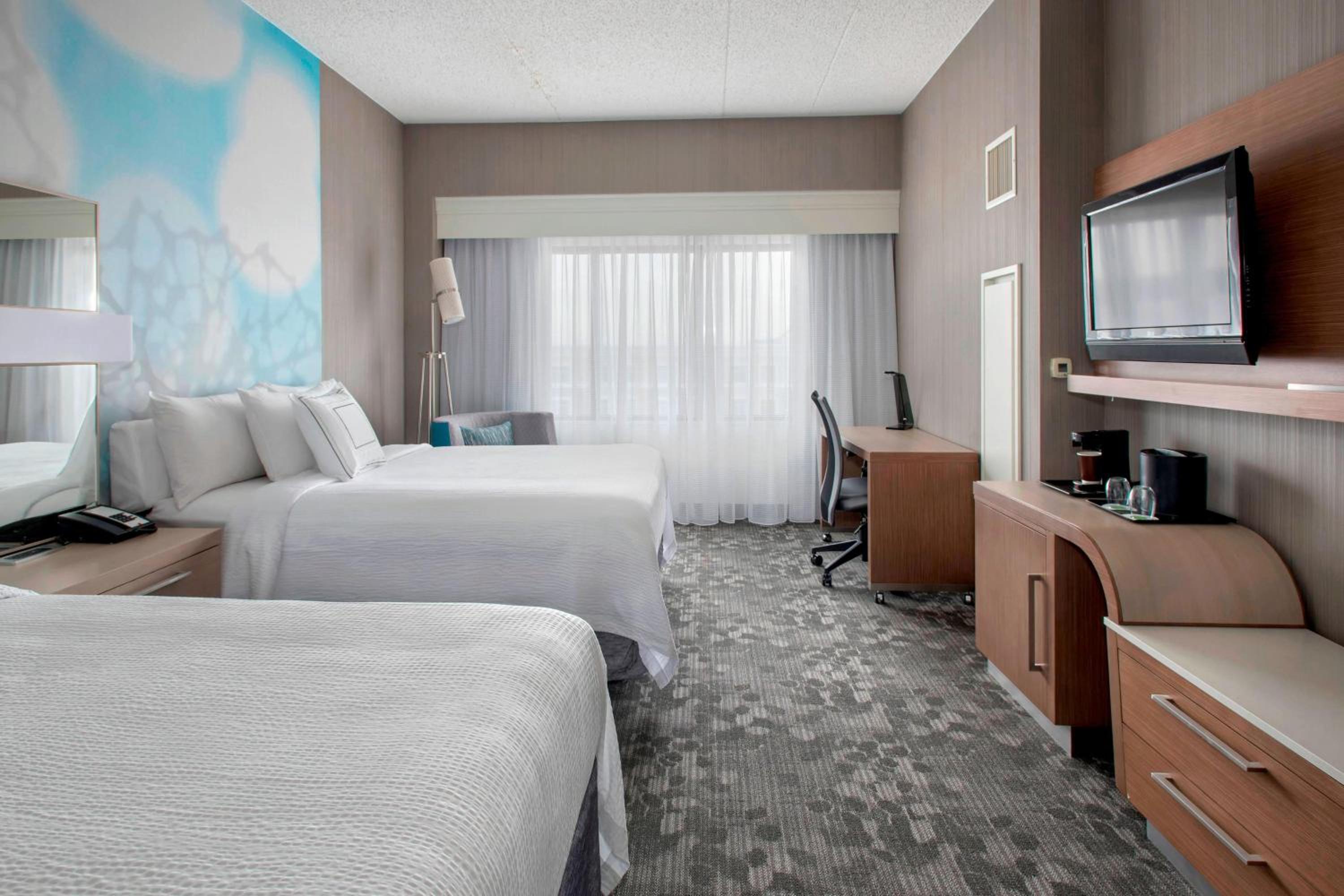 Double Room with Two Queen Beds - Photo 1