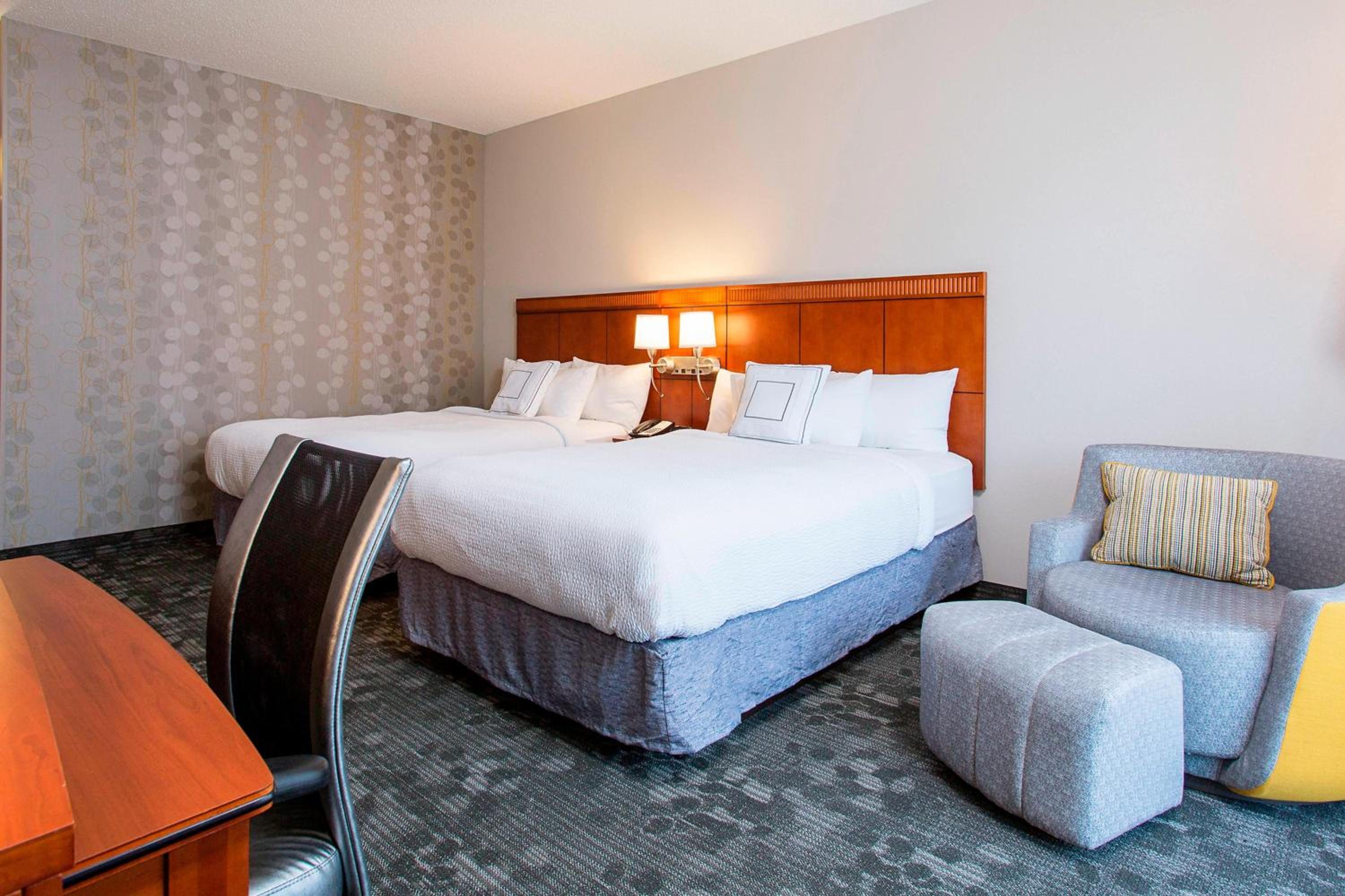 One-Bedroom Suite with 2 Double Beds