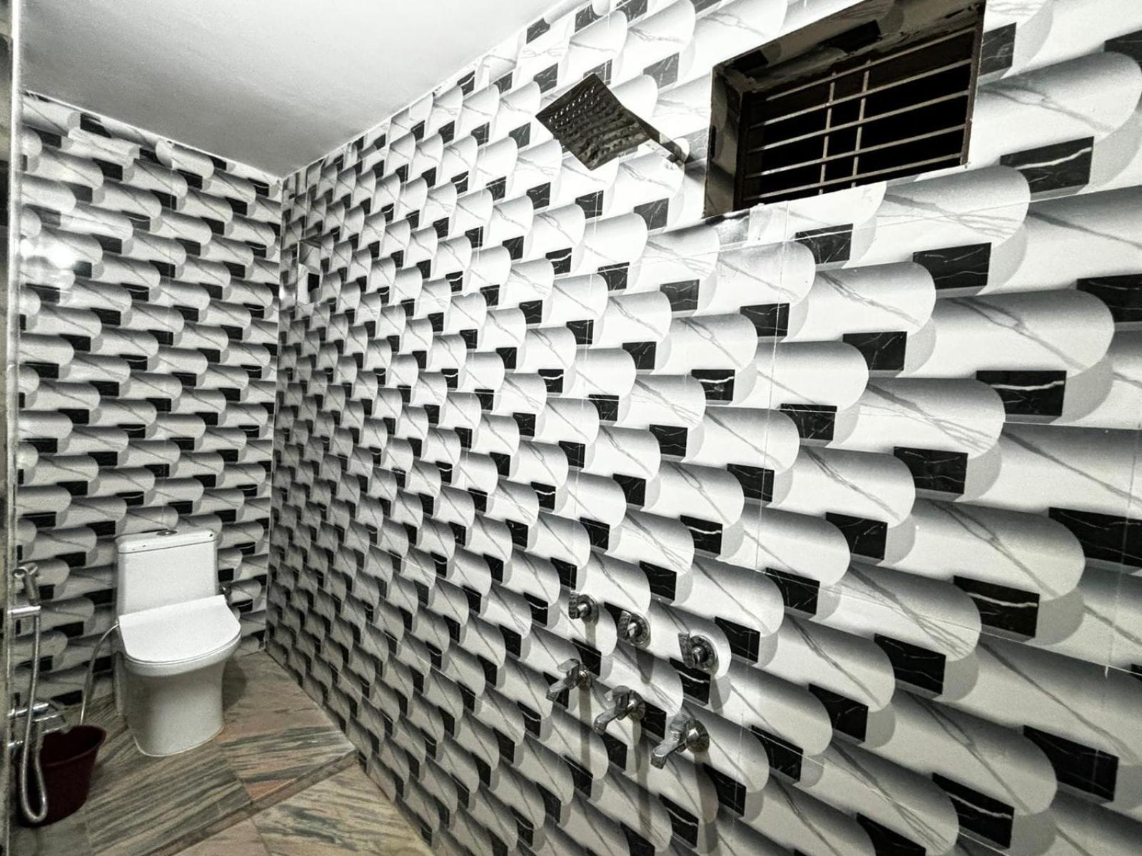 Double Or Twin Room With Private Bathroom photo 2