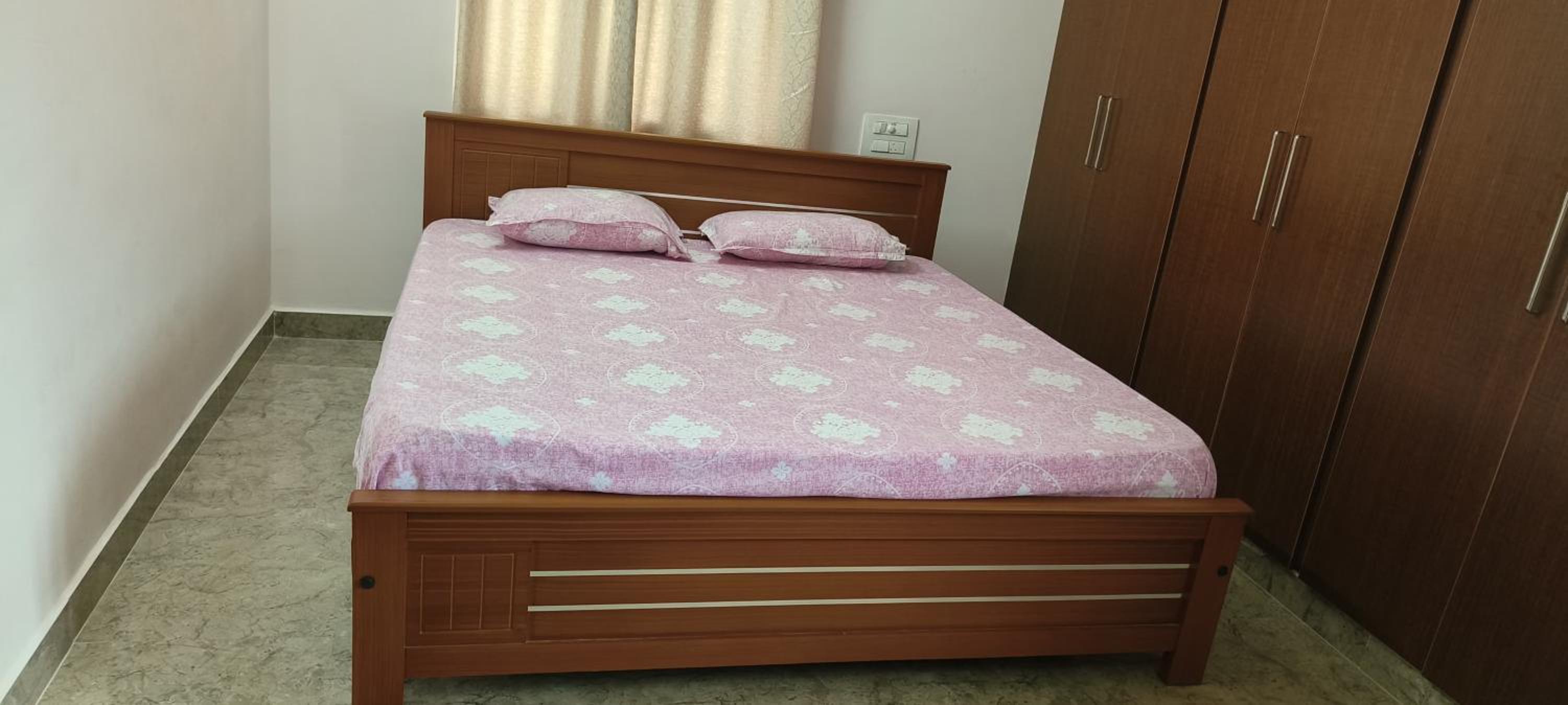 One-Bedroom House photo 1