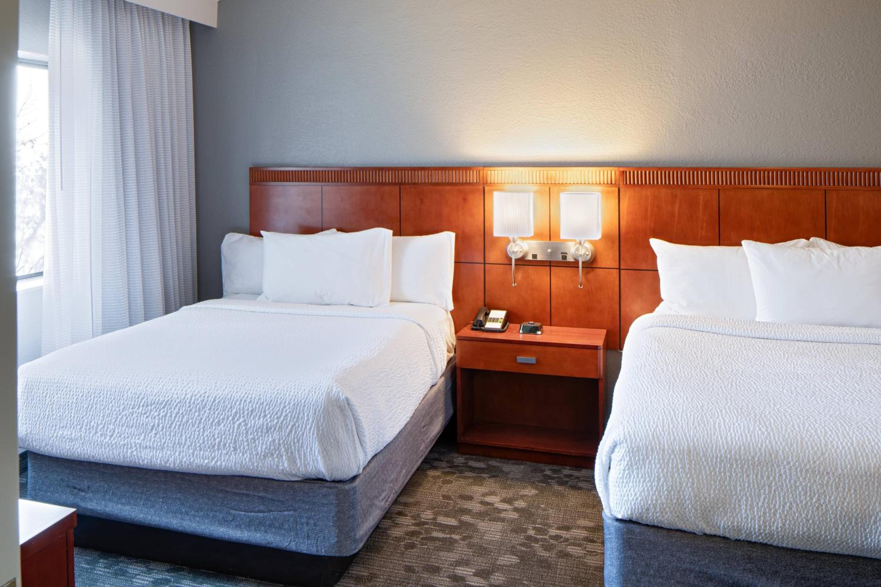 Suite with Two Double Beds and Sofa Bed - Photo 4