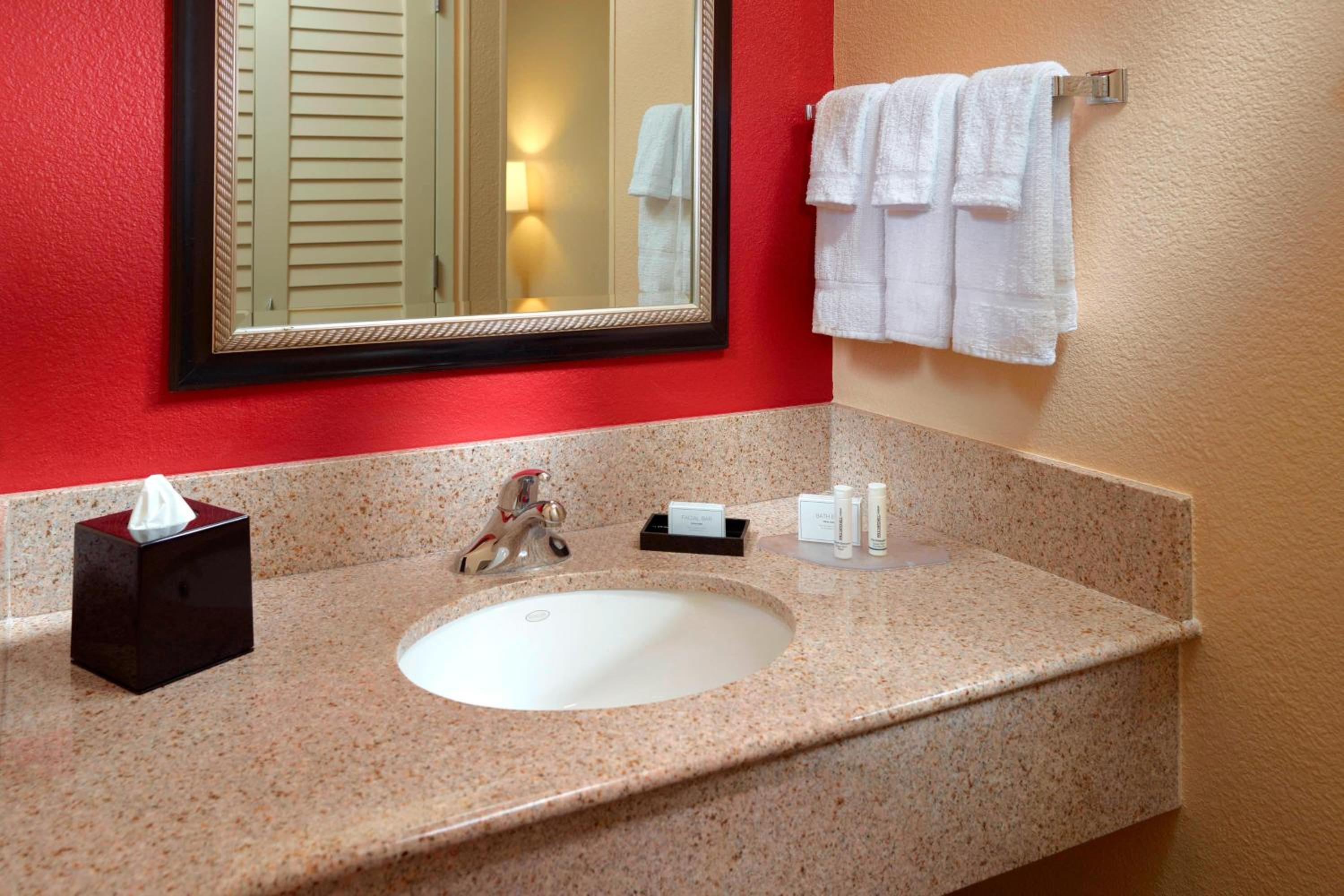 Courtyard by Marriott Columbus, Photo 2