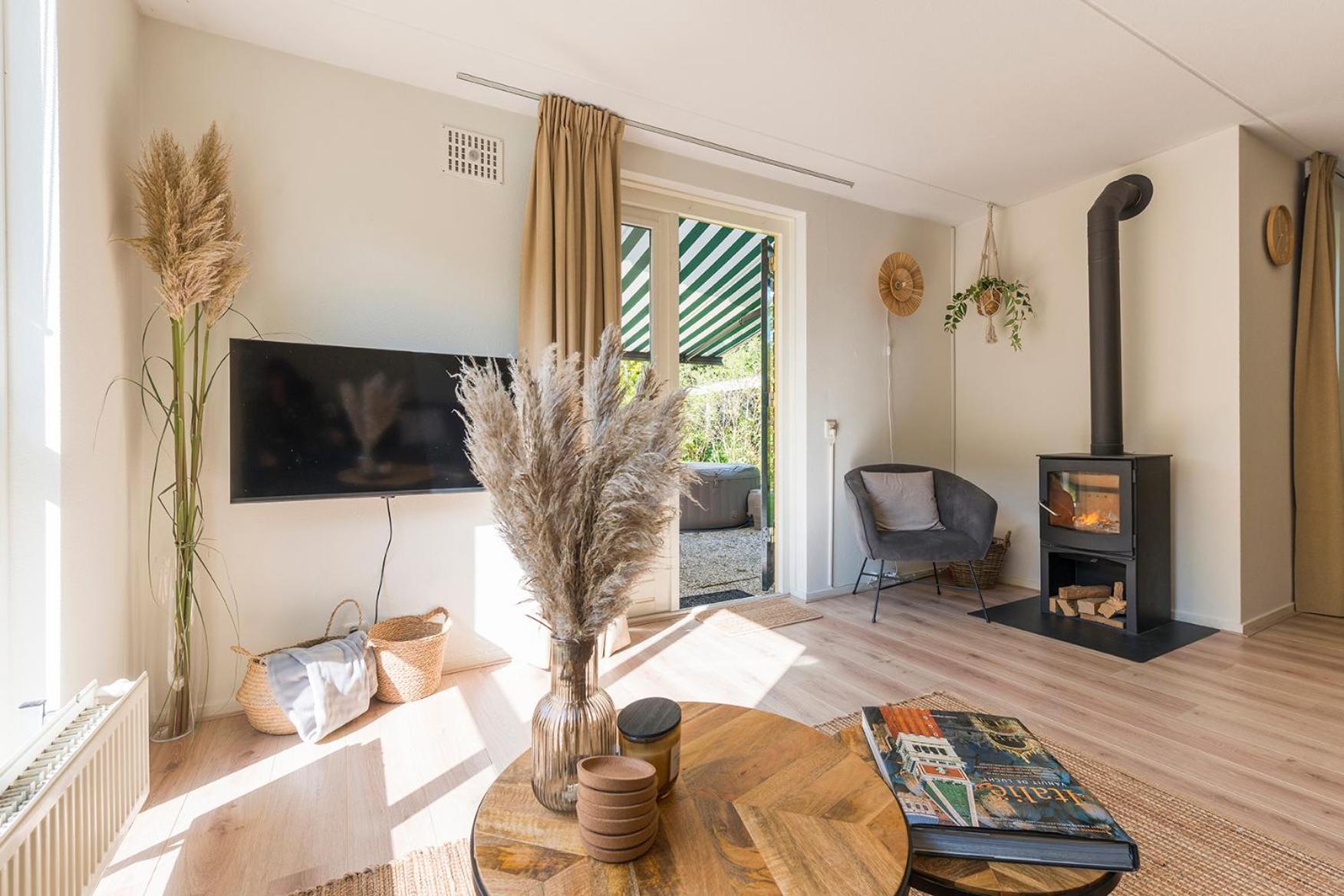 Three-Bedroom House photo 2