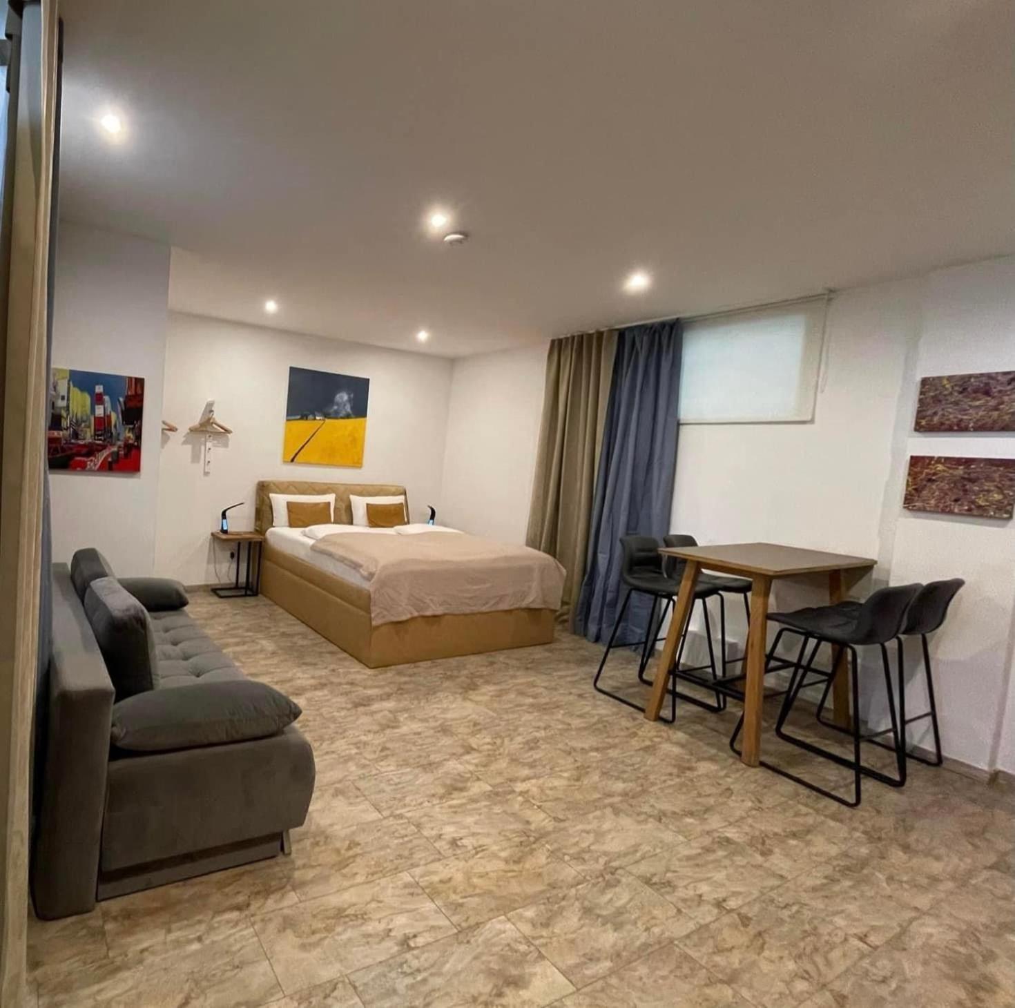 Studio Apartment photo 1
