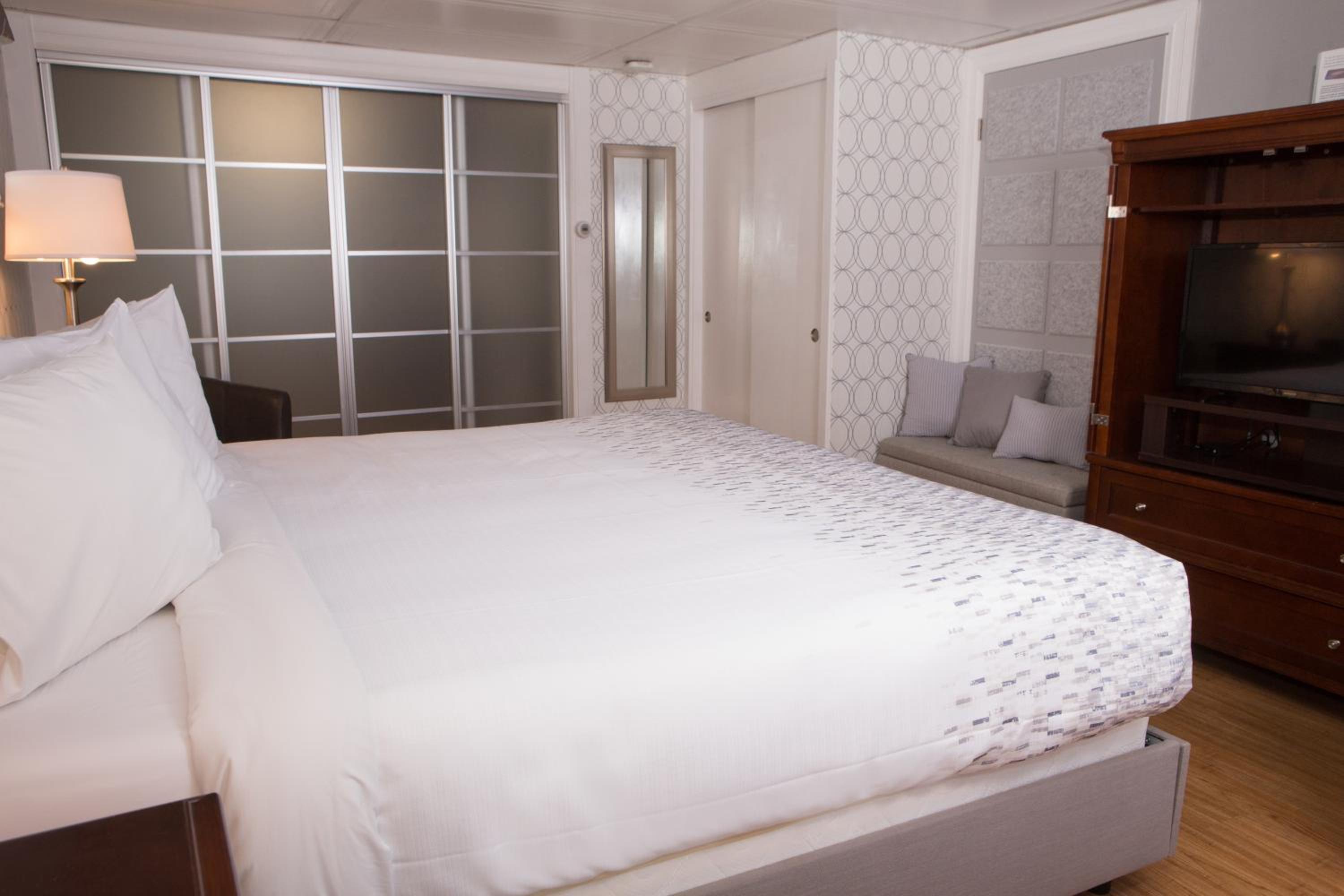 Superior King Suite