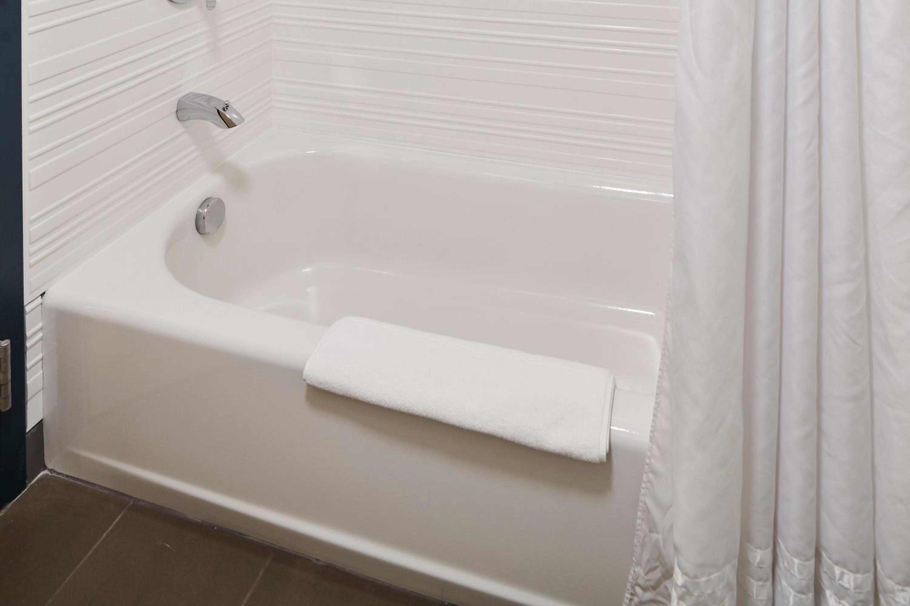 Executive King, Suite, King - Photo 3