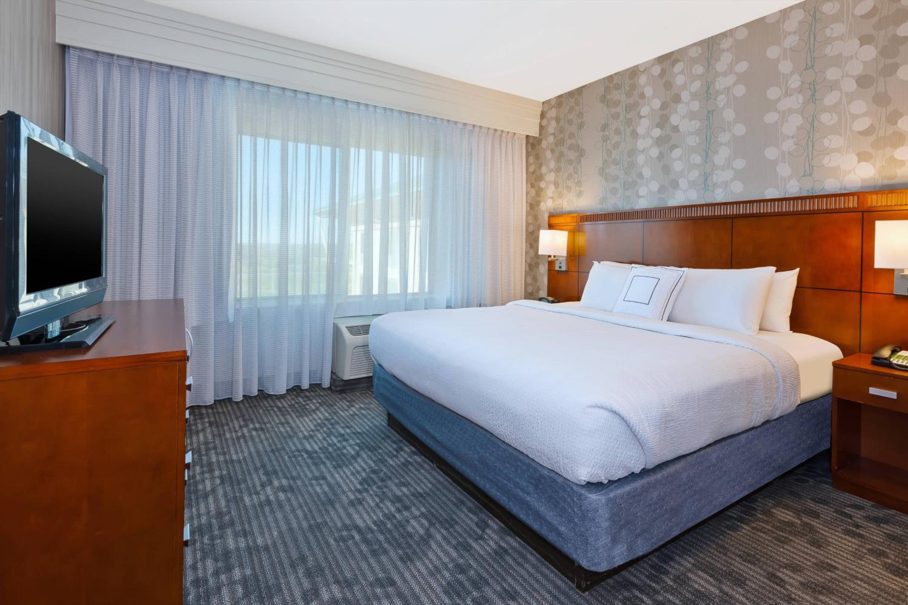 One-Bedroom King Suite - Photo 1