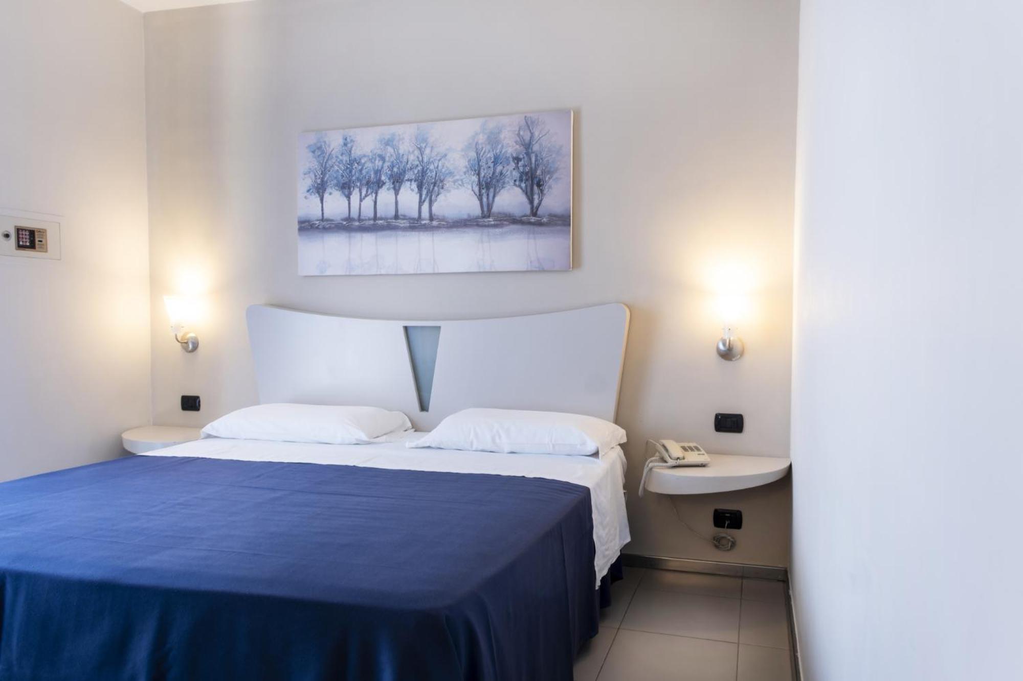 Double Room - Photo 5
