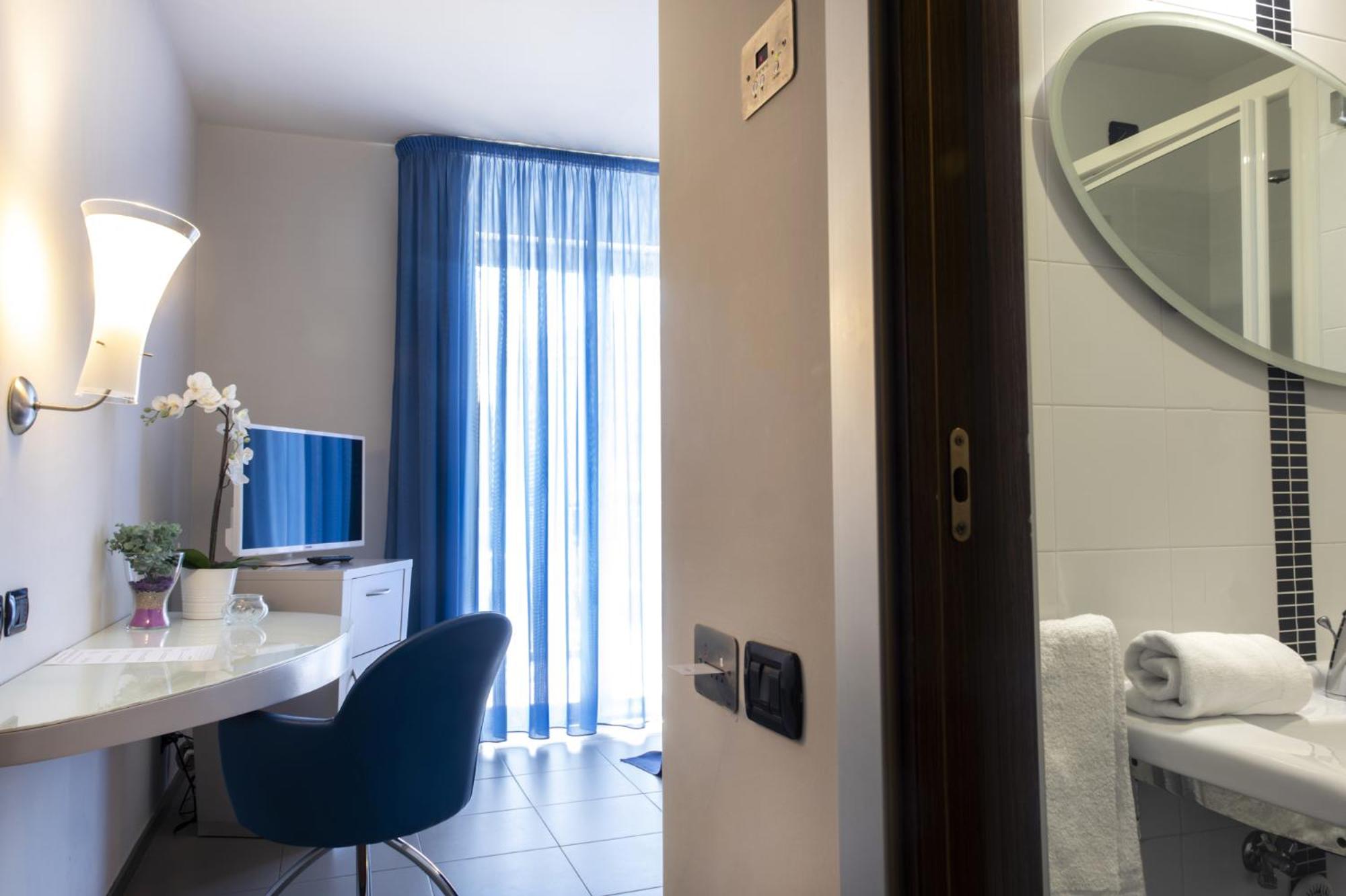Double Room - Photo 4