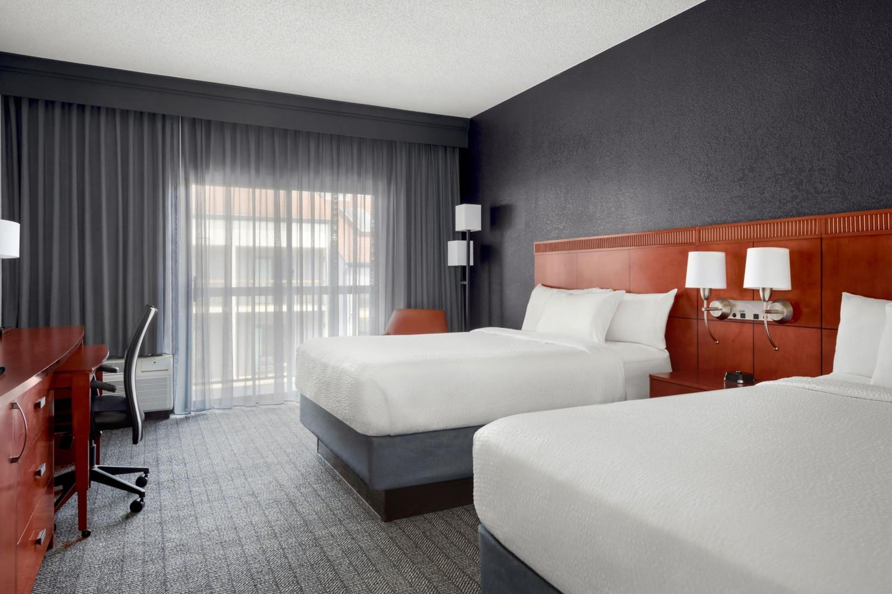Queen Room with Two Queen Beds - Photo 1