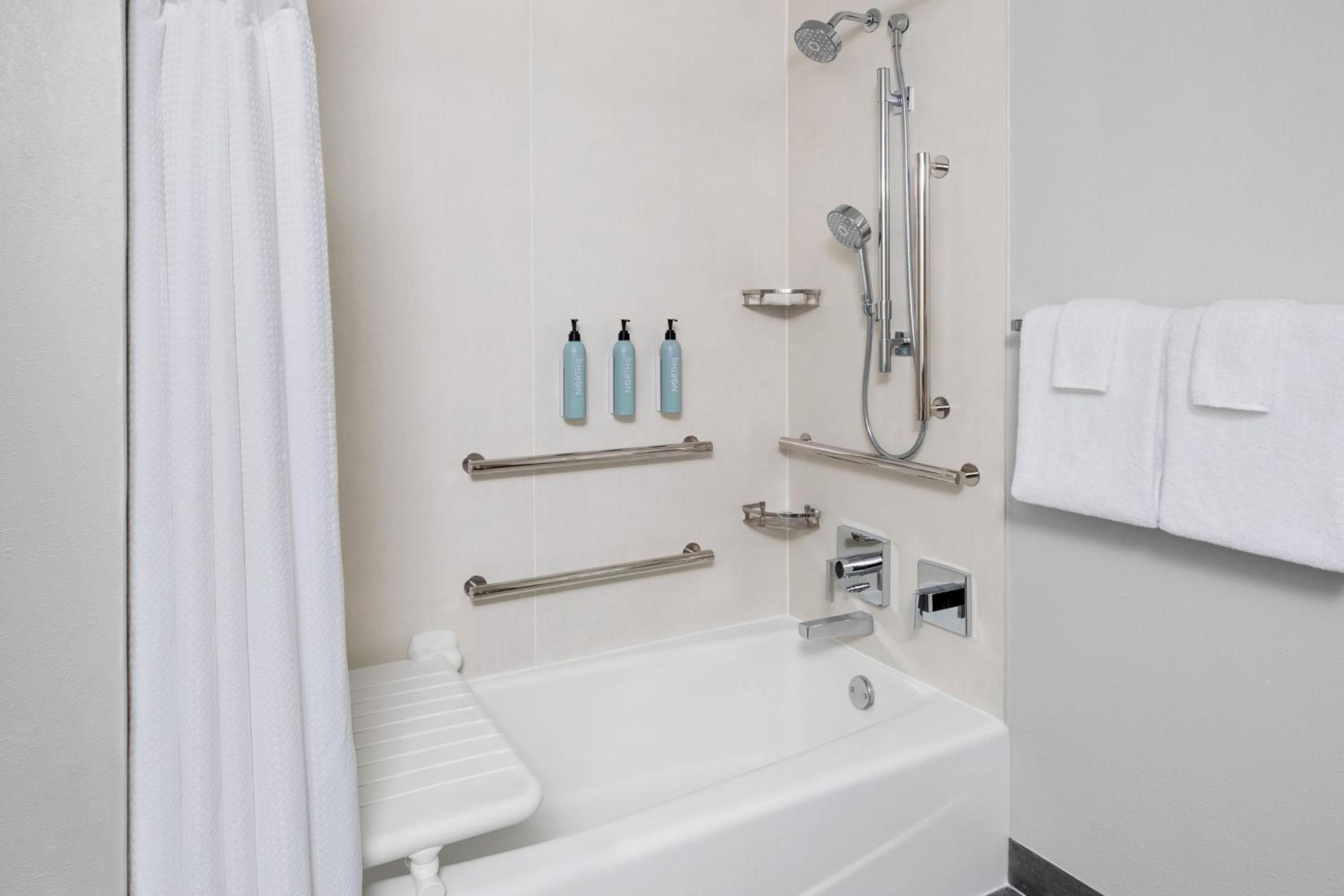 King Room with Sofa Bed and Adapted Tub - Mobility and Hearing Accessible - Photo 5