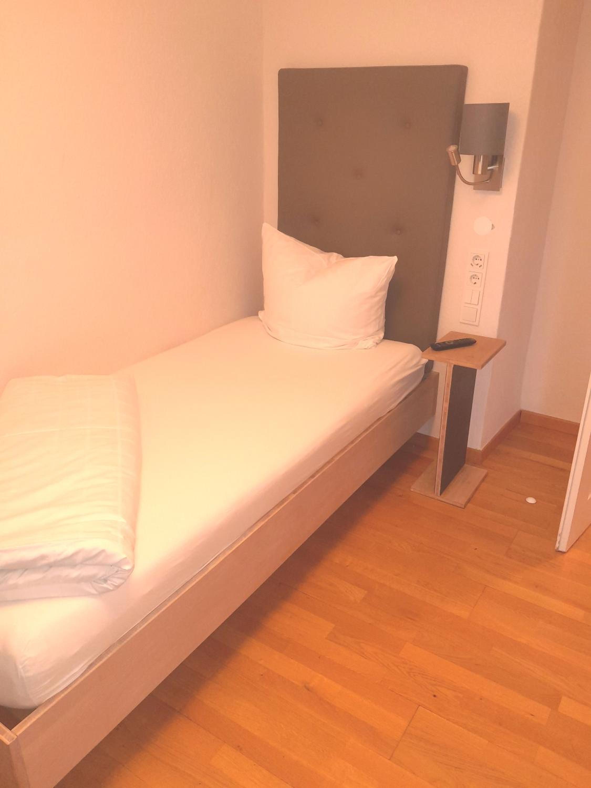 Single Room photo 3