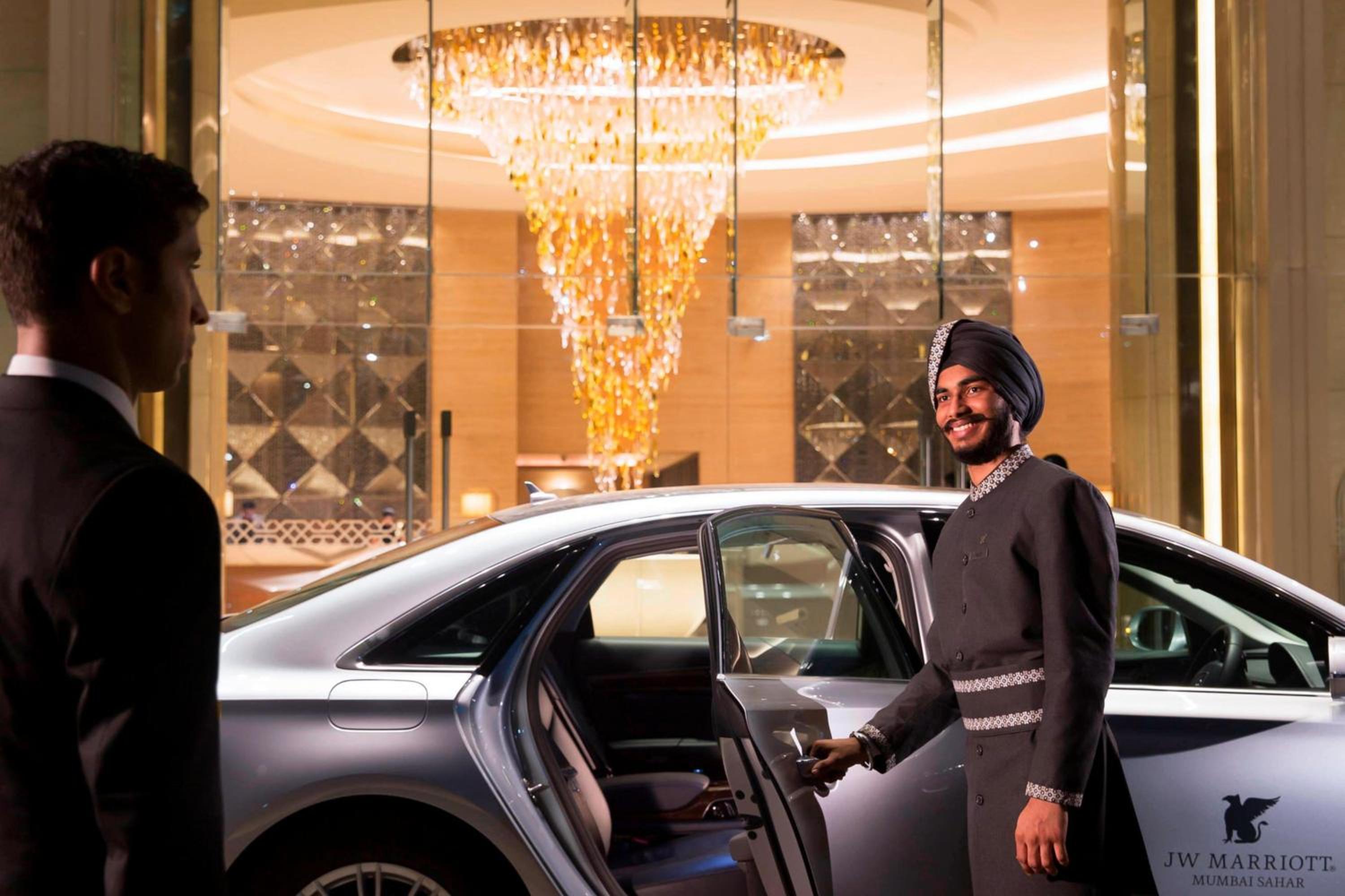 1 Bedroom Suite, Executive Lounge Access, 1 King, Balcony with complimentary two-way airport transfers 1 Bedroom Suite, Executive Lounge Access, 1 King, Balcony with complimentary two-way airport transfers