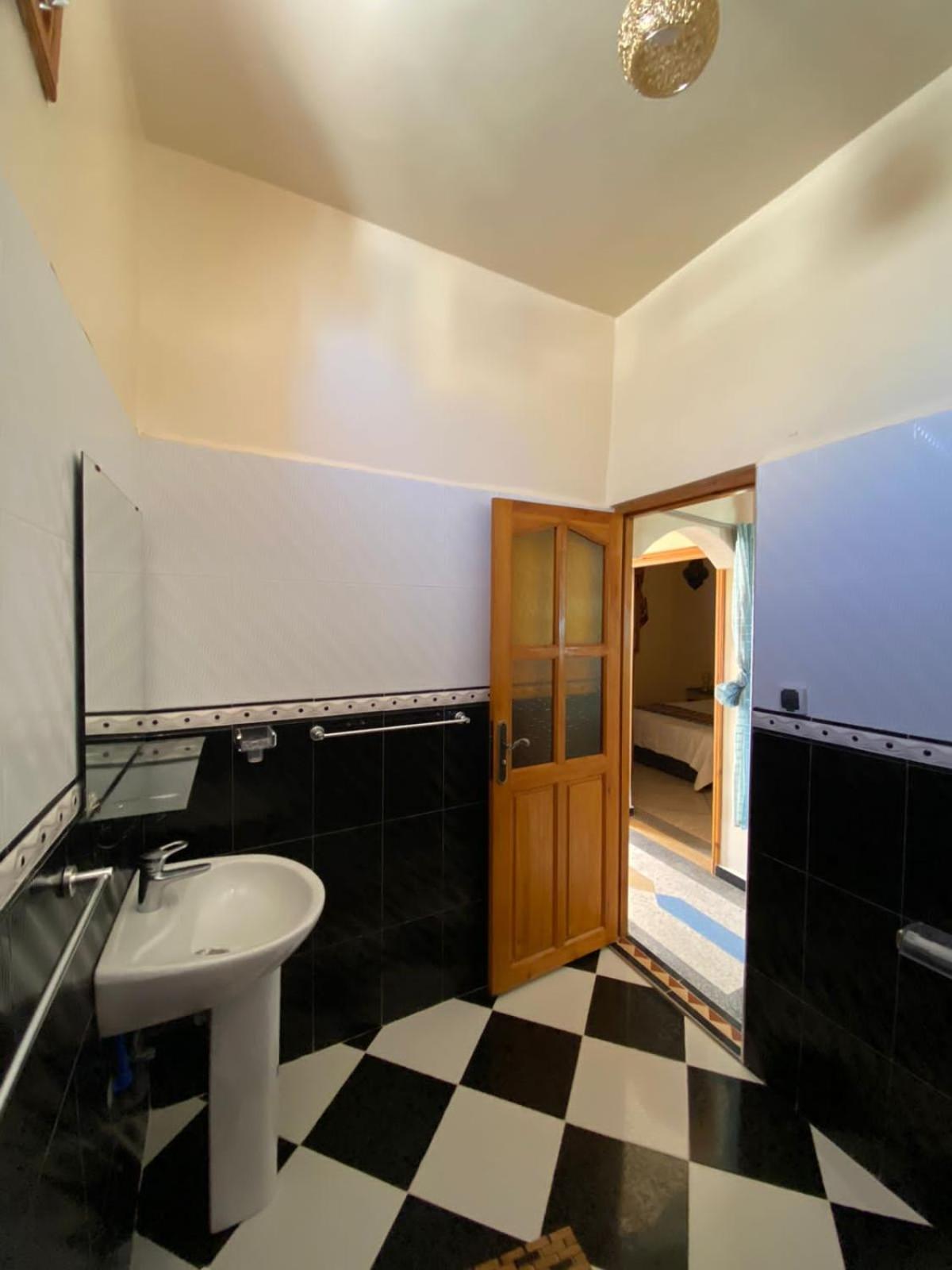 Two-Bedroom Apartment with Garden View photo 3