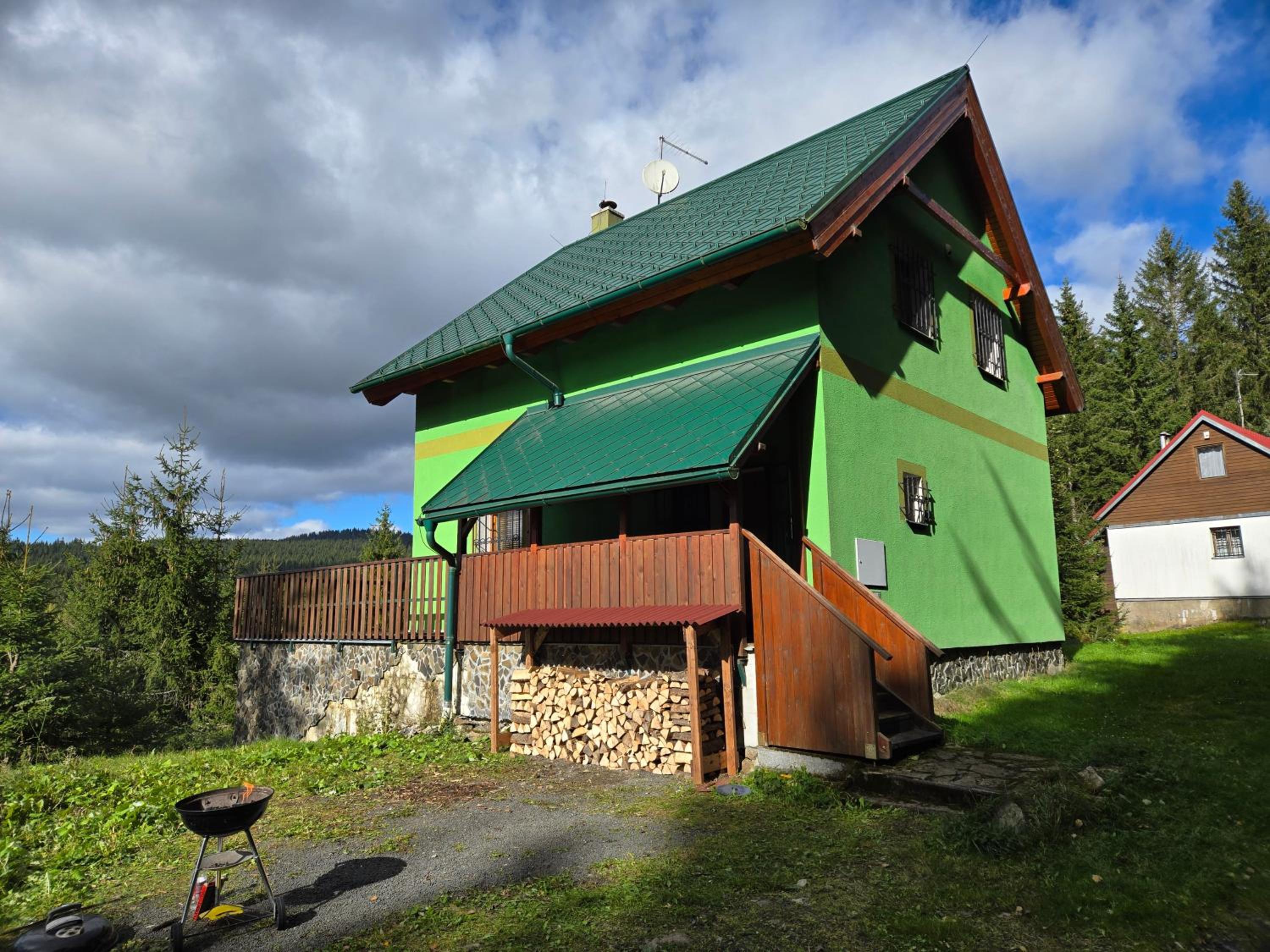 Three-Bedroom House photo 2