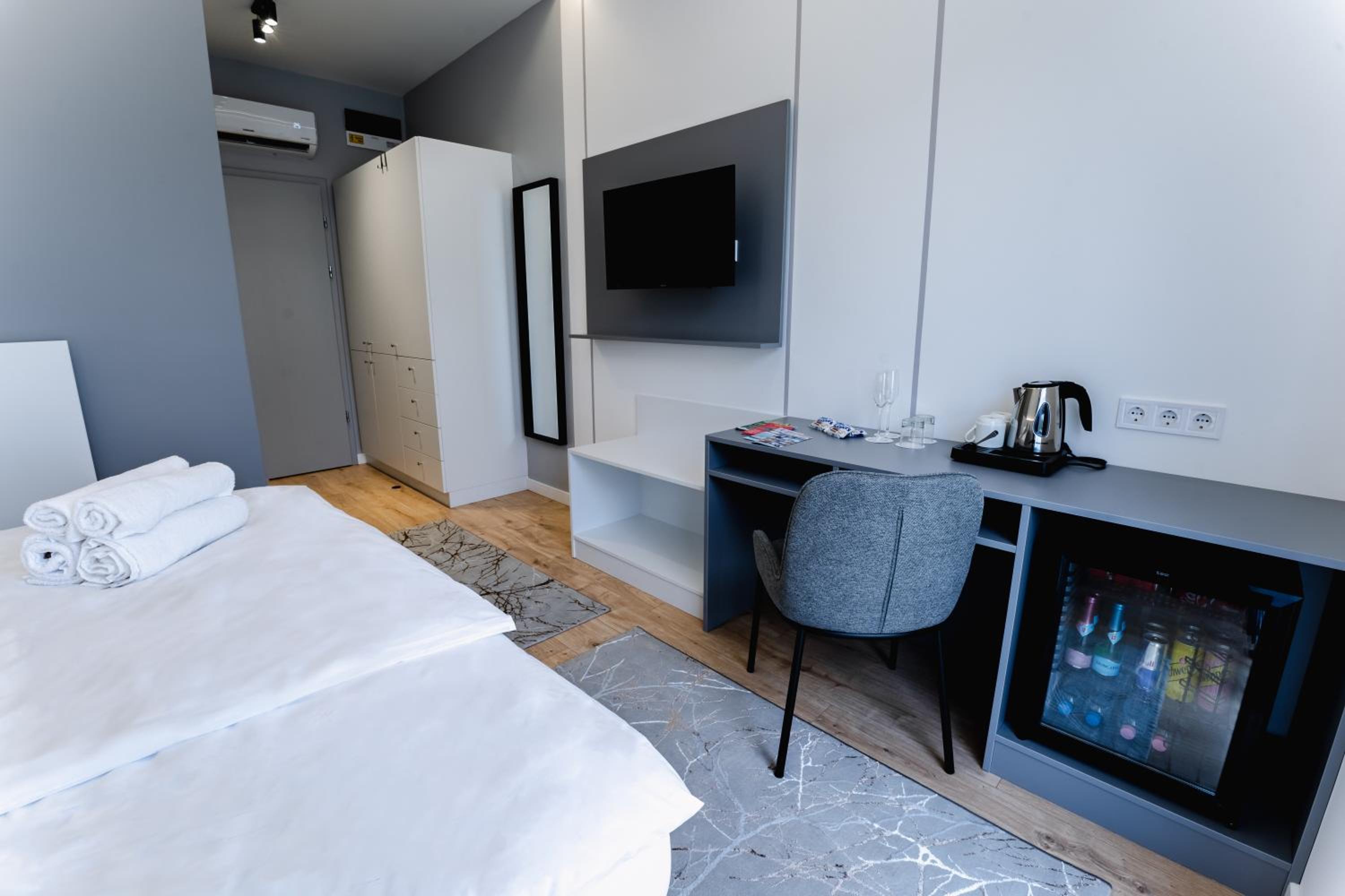 Standard Double or Twin Room photo 1