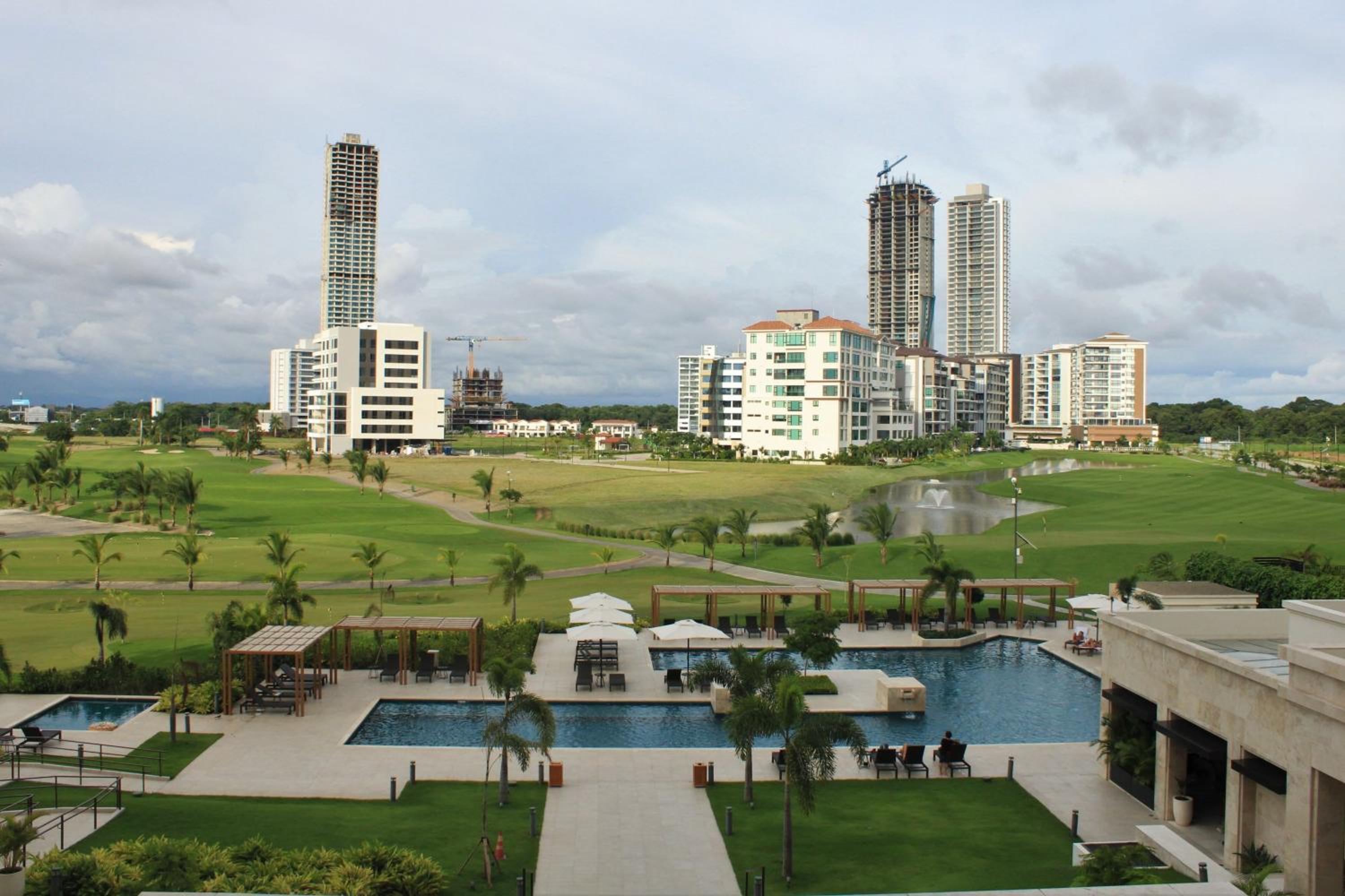 One-Bedroom Master Suite with Golf View and Terrace