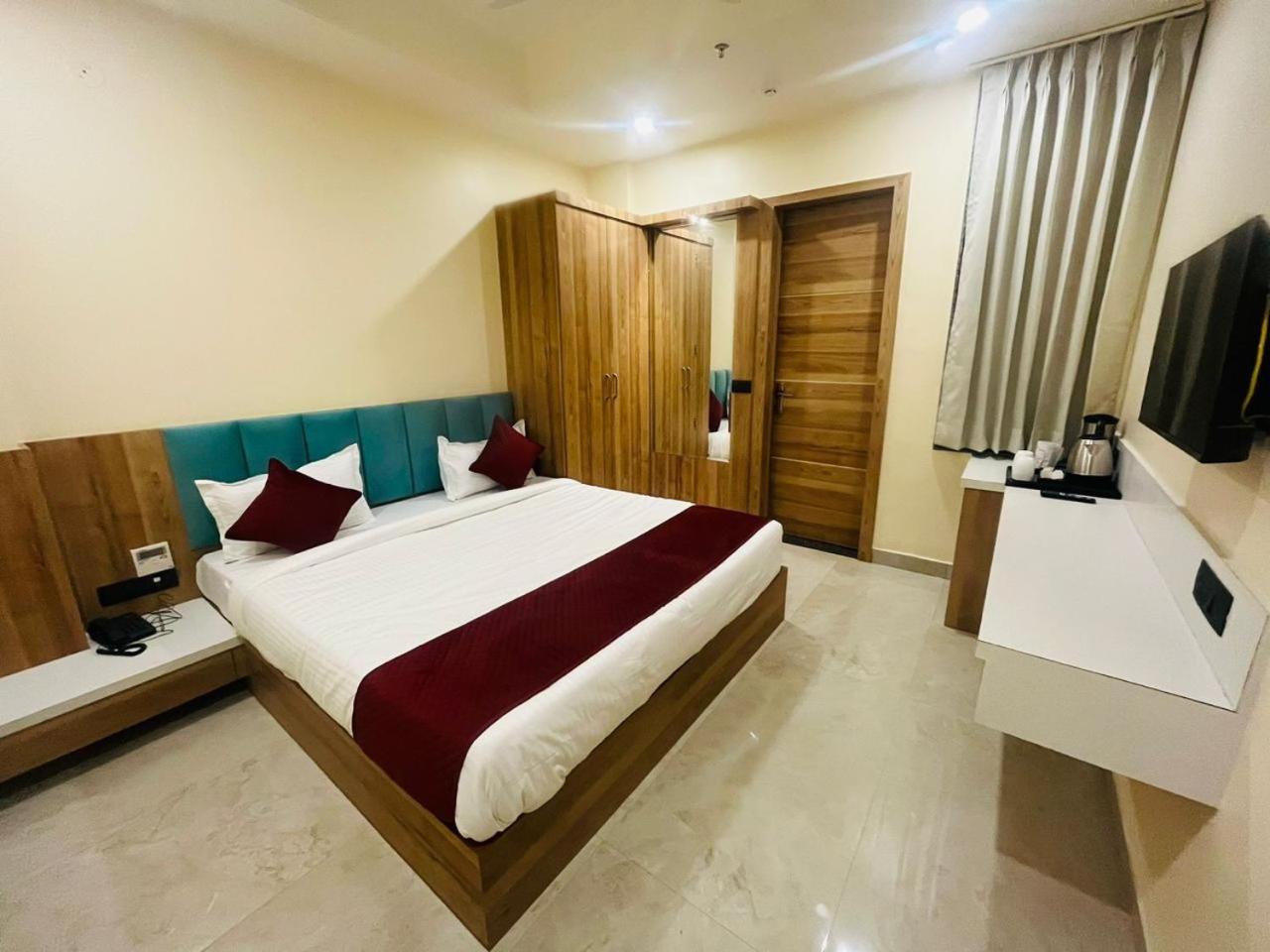 Deluxe Room - Photo 46