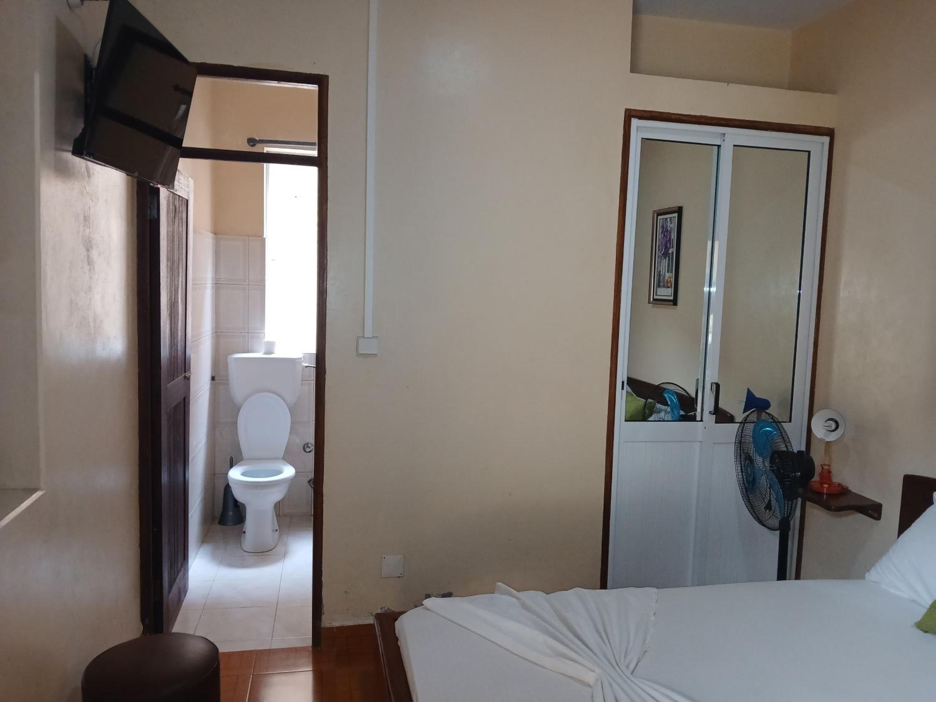 Deluxe Double Room with Bath photo 1