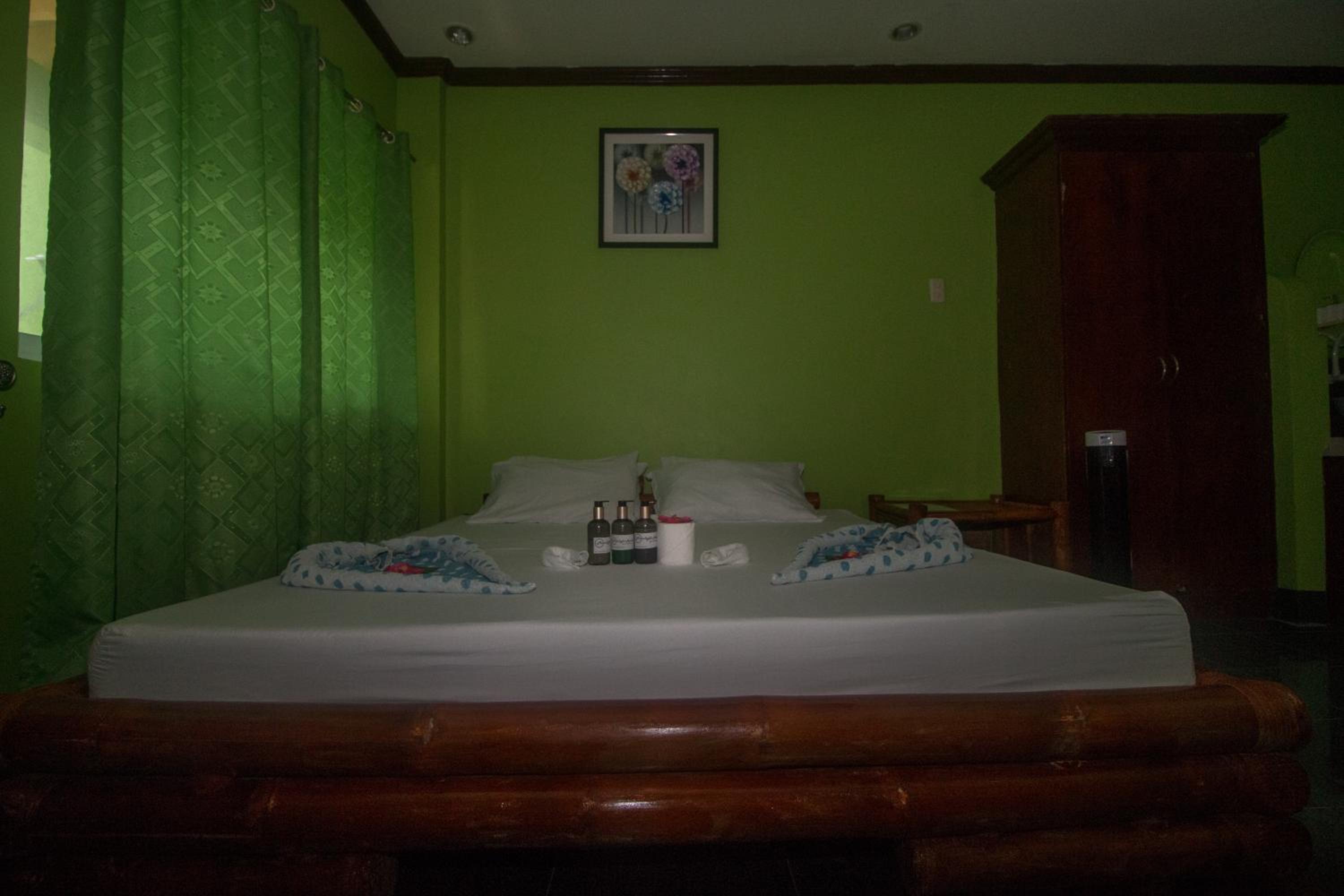 Deluxe Fan Room - Photo 7