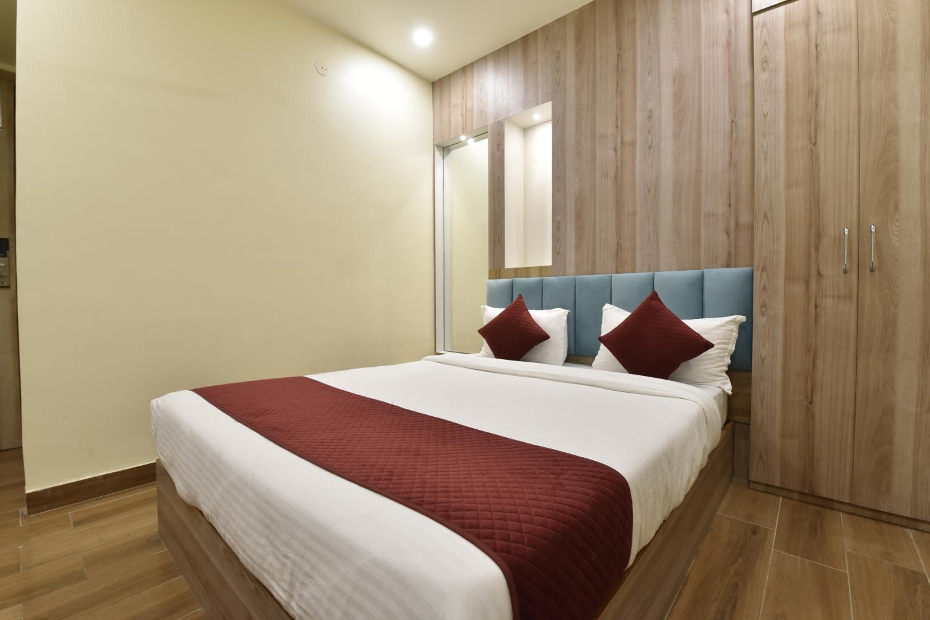 Deluxe Room - Photo 49
