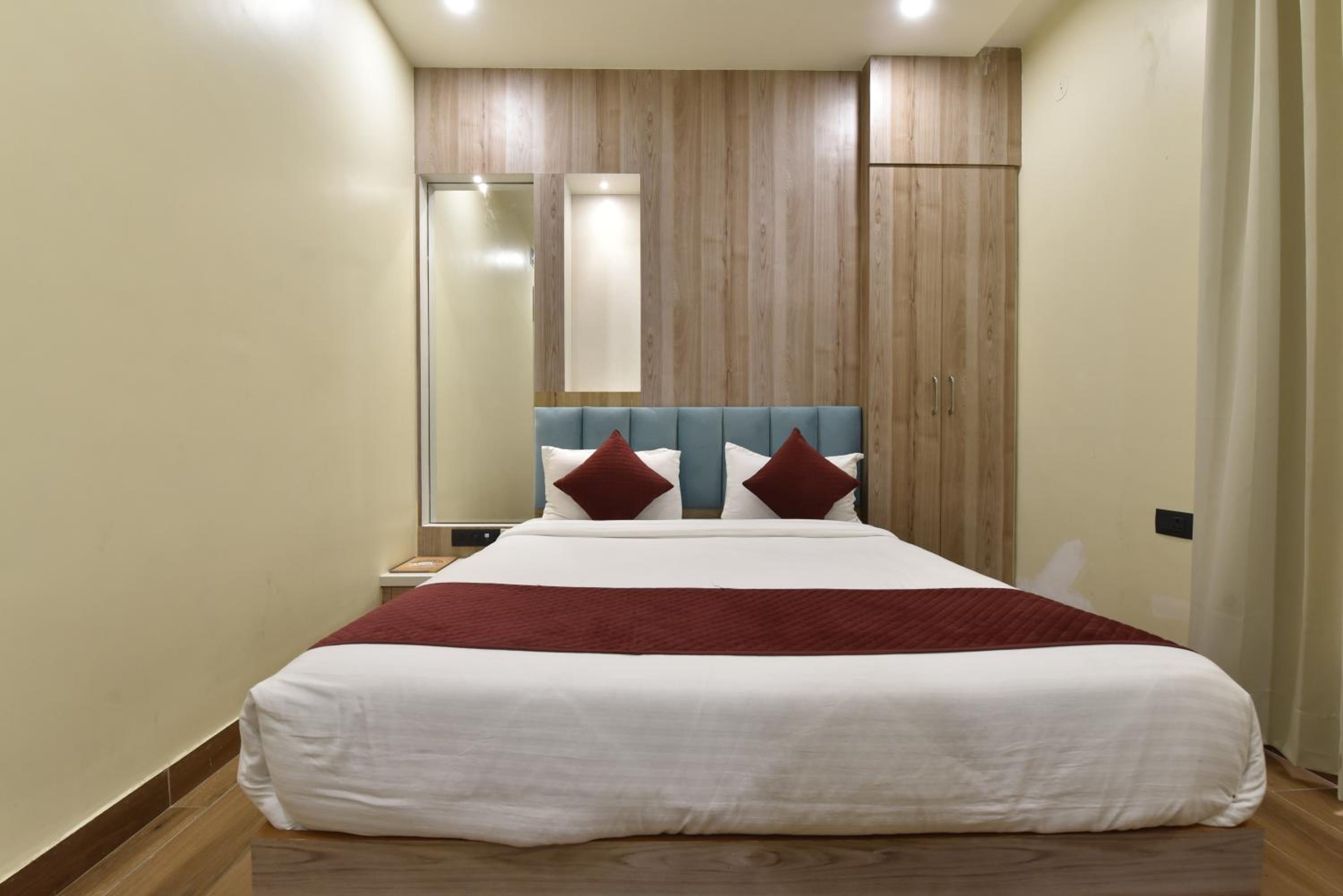 Deluxe Room - Photo 45