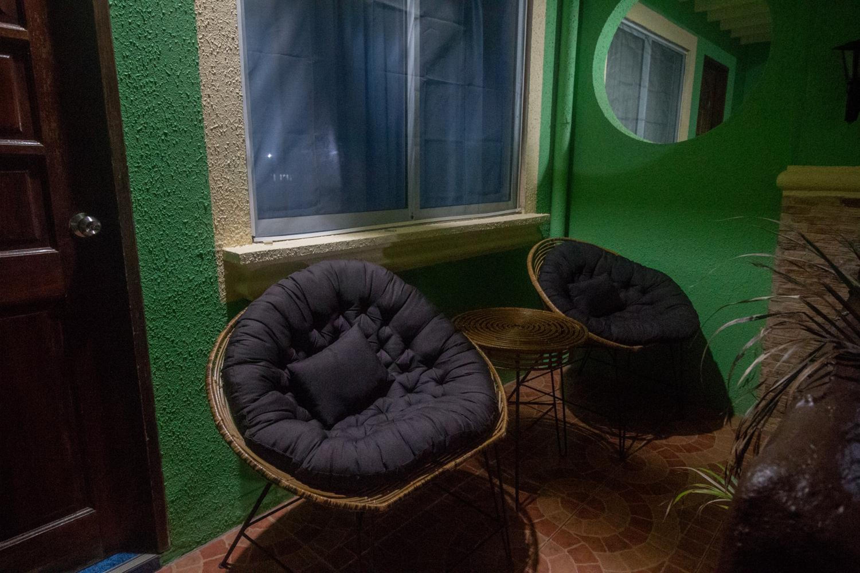 Deluxe Fan Room - Photo 17