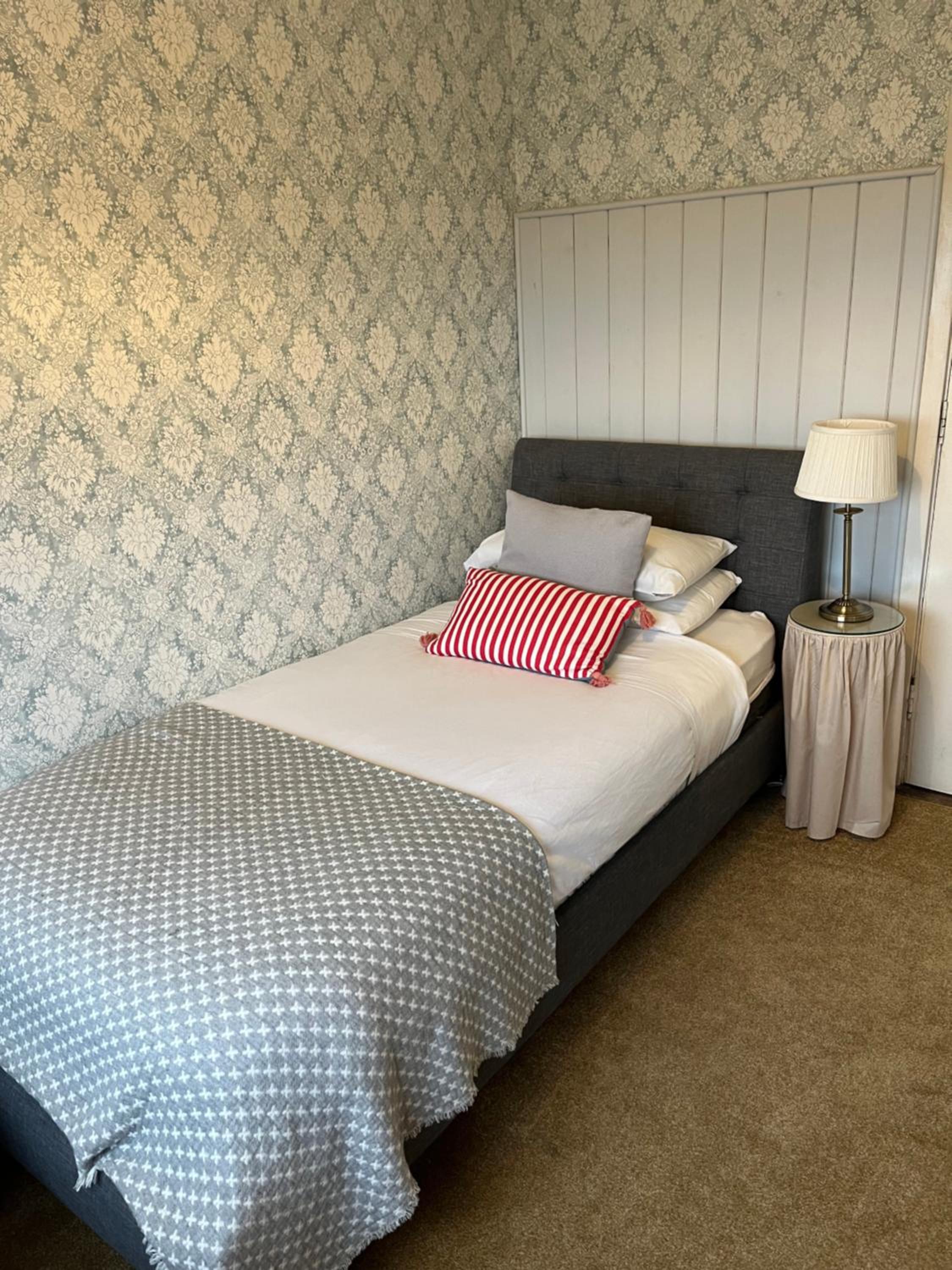 Single Room with Private External Bathroom photo 3