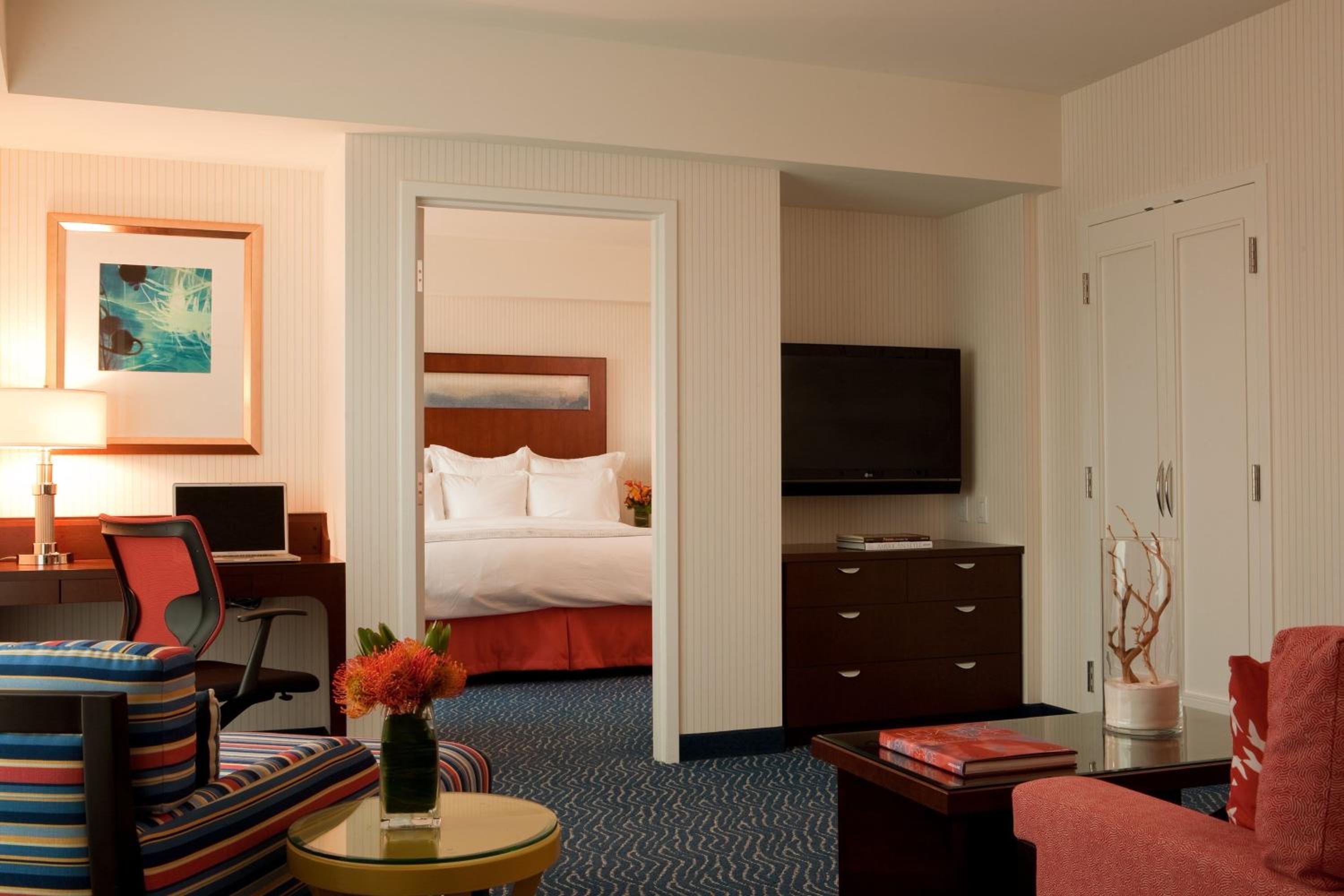 Suite, 1 King, Sofa bed