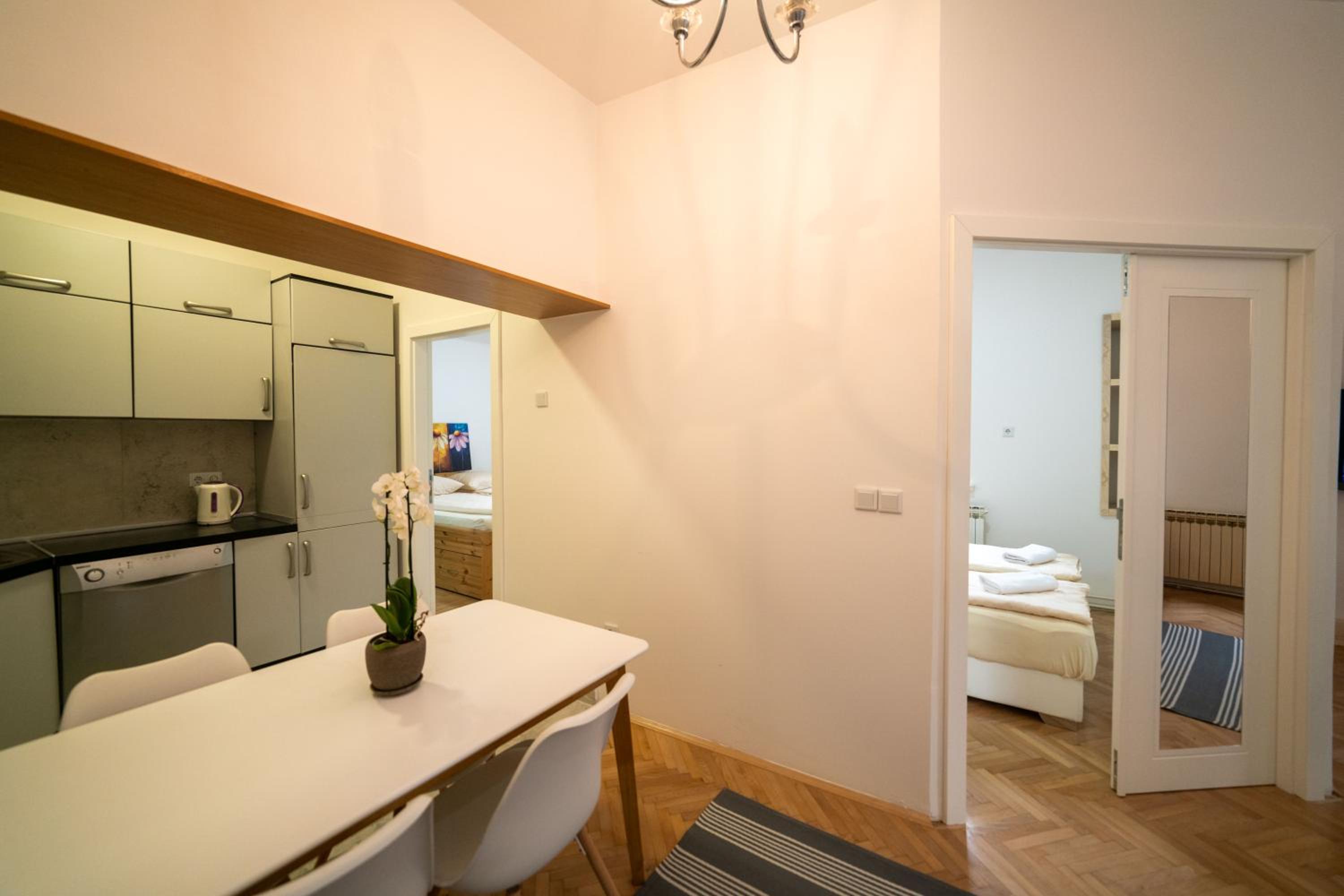 Two-Bedroom Superior Apartment photo 2