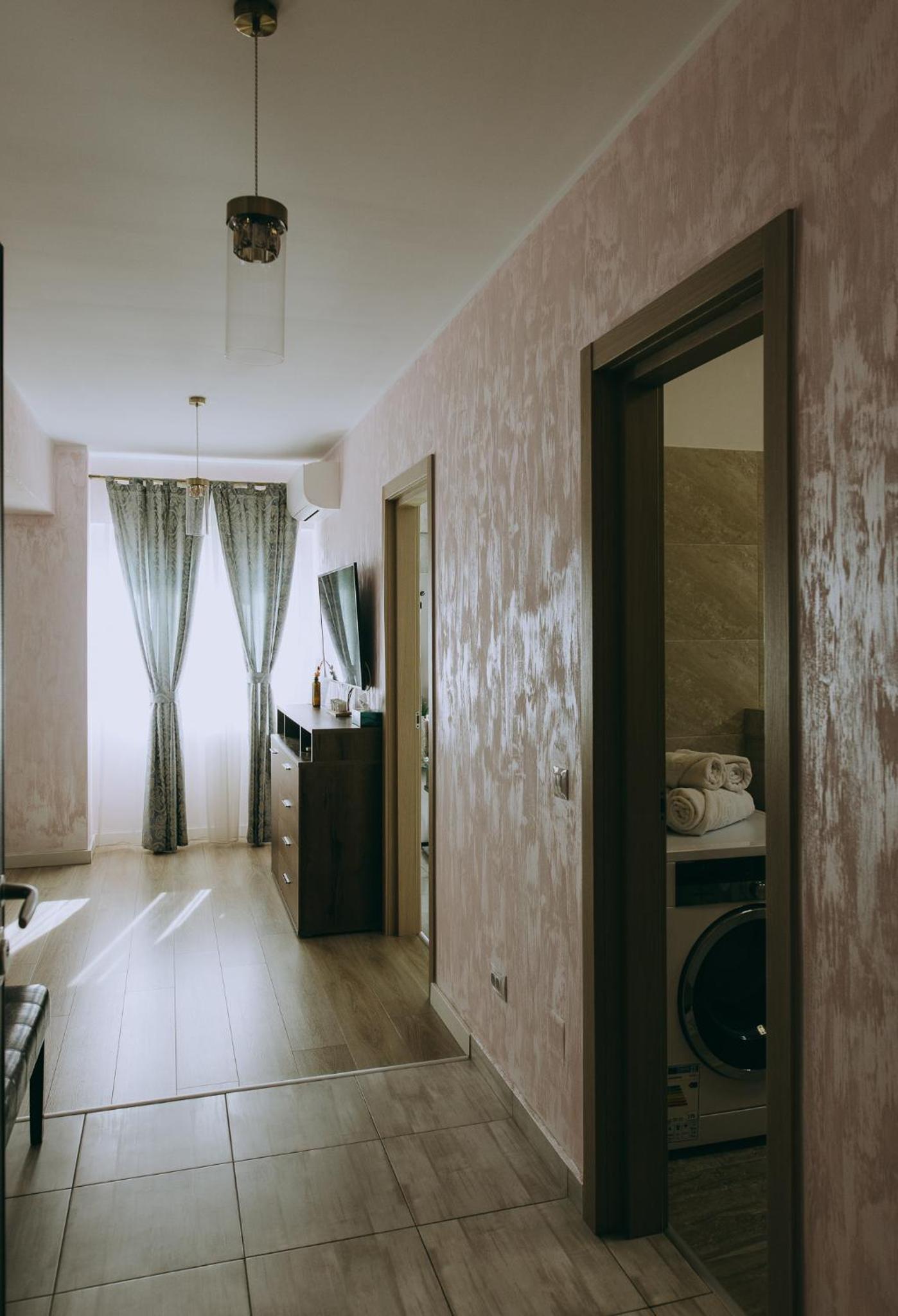 One-Bedroom Apartment - Photo 25