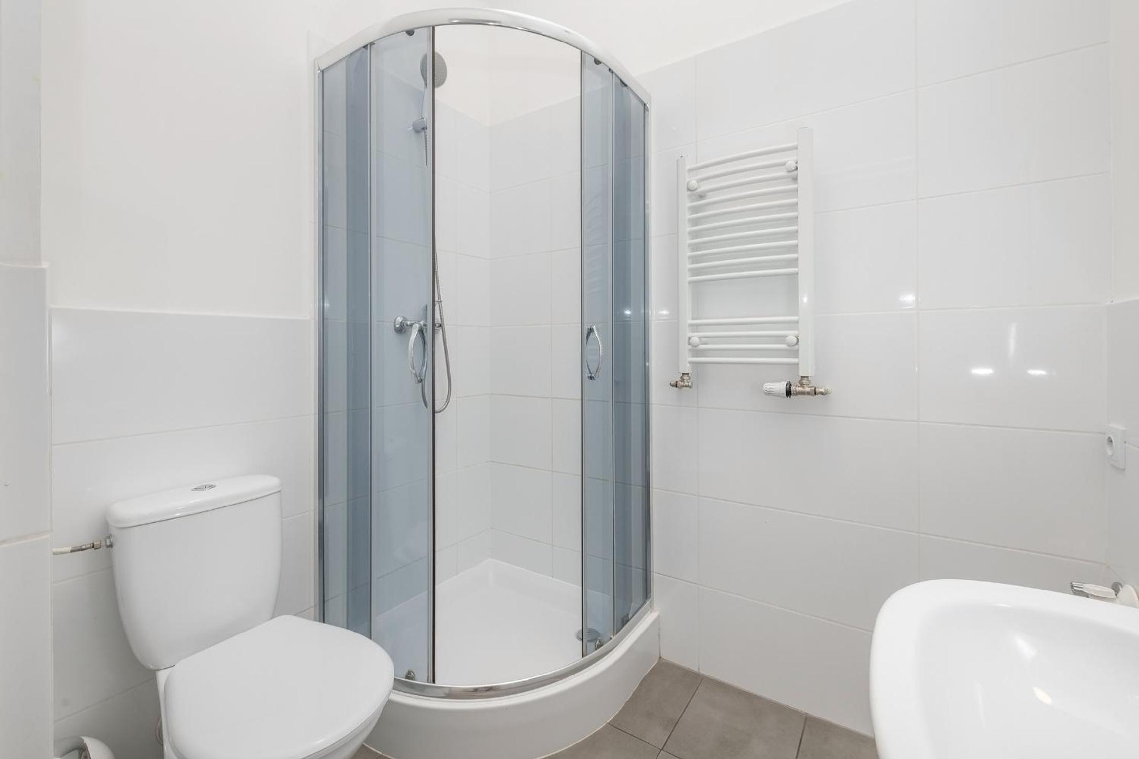 Deluxe Double Room with Shower - Photo 3