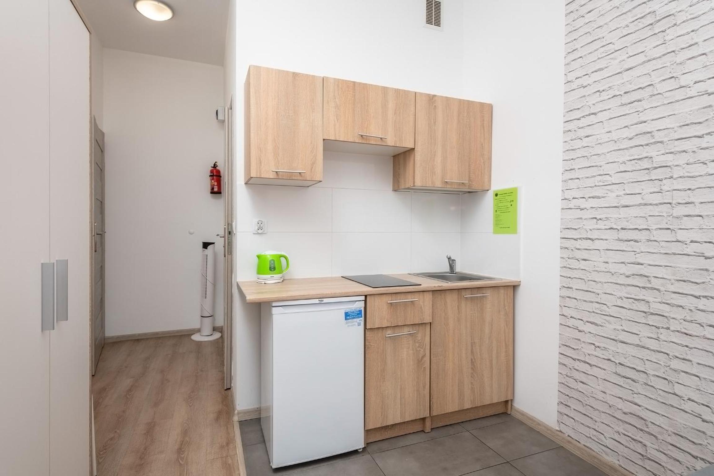 Quadruple Room with Private Bathroom - Photo 2