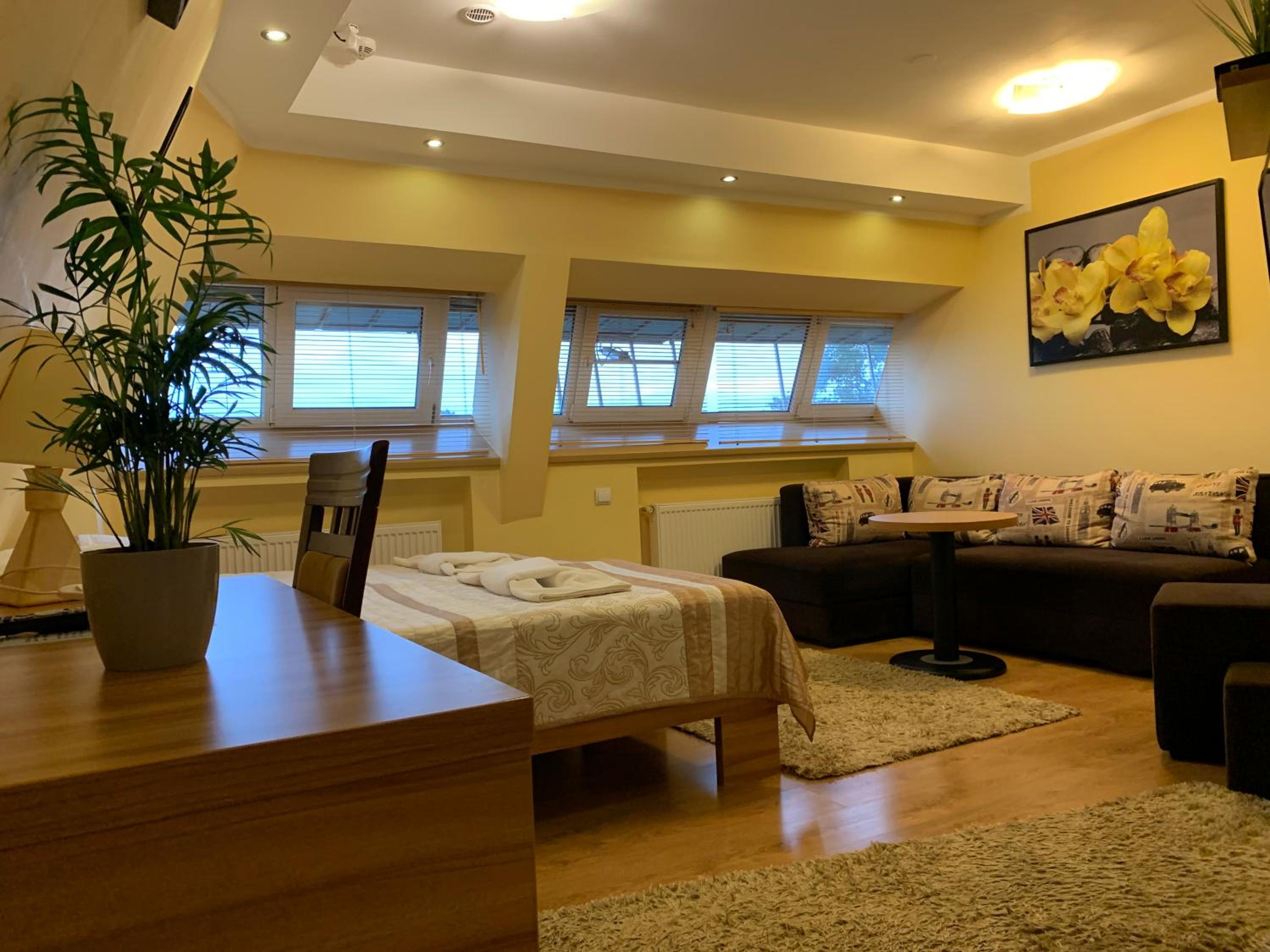 Standard Triple Room - Photo 1