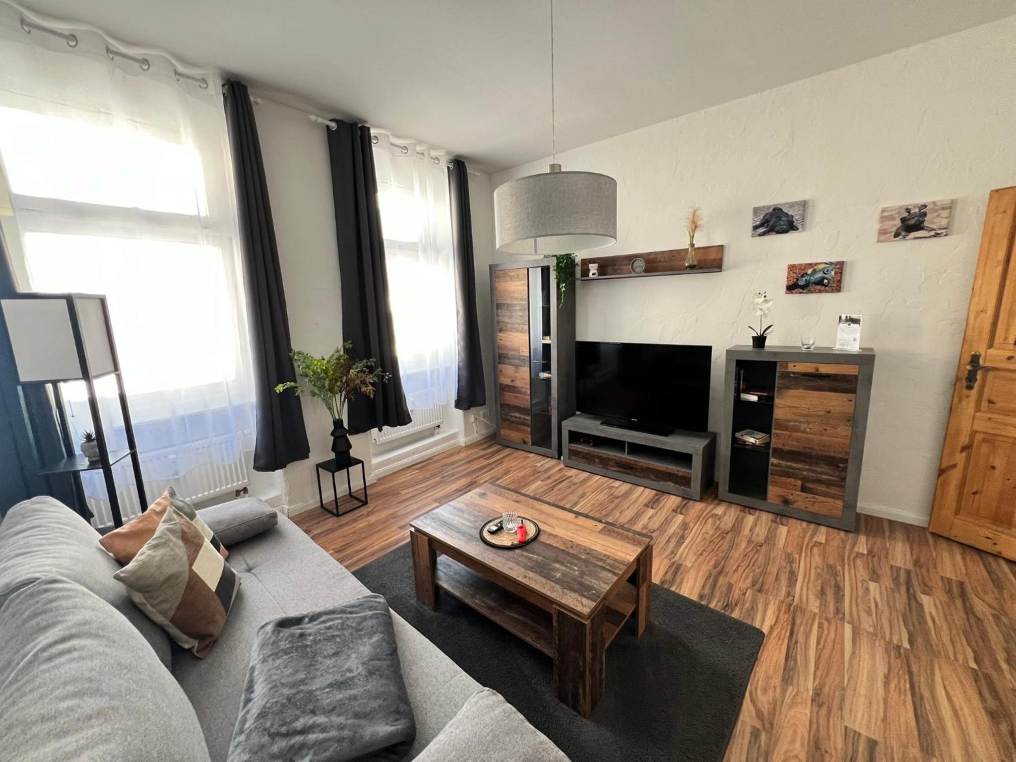 One-Bedroom Apartment photo 1