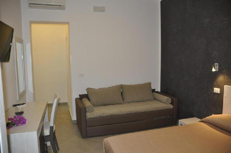 Economy Quadruple Room photo 3