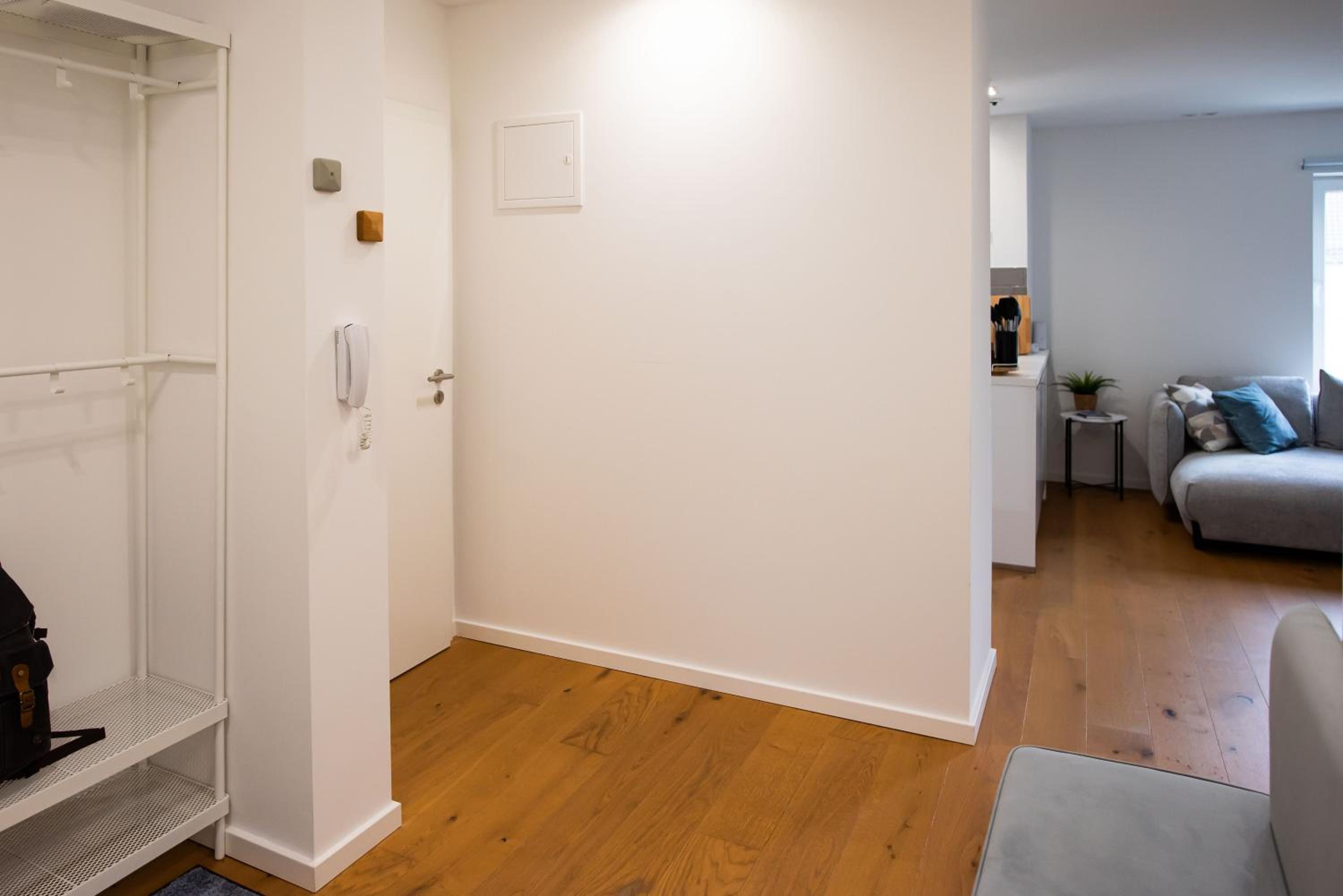 One-Bedroom Apartment photo 1