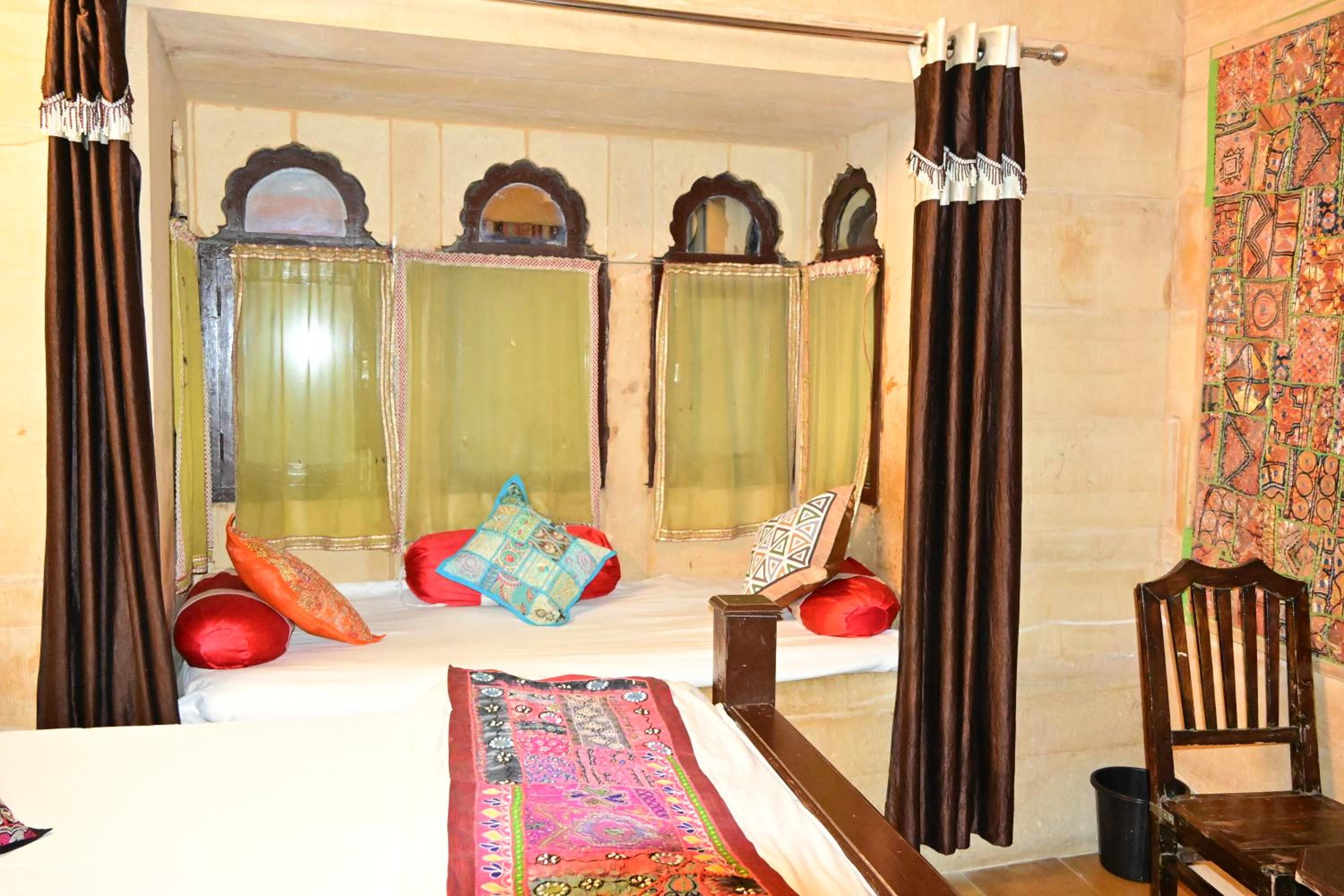 Deluxe Room - Photo 16