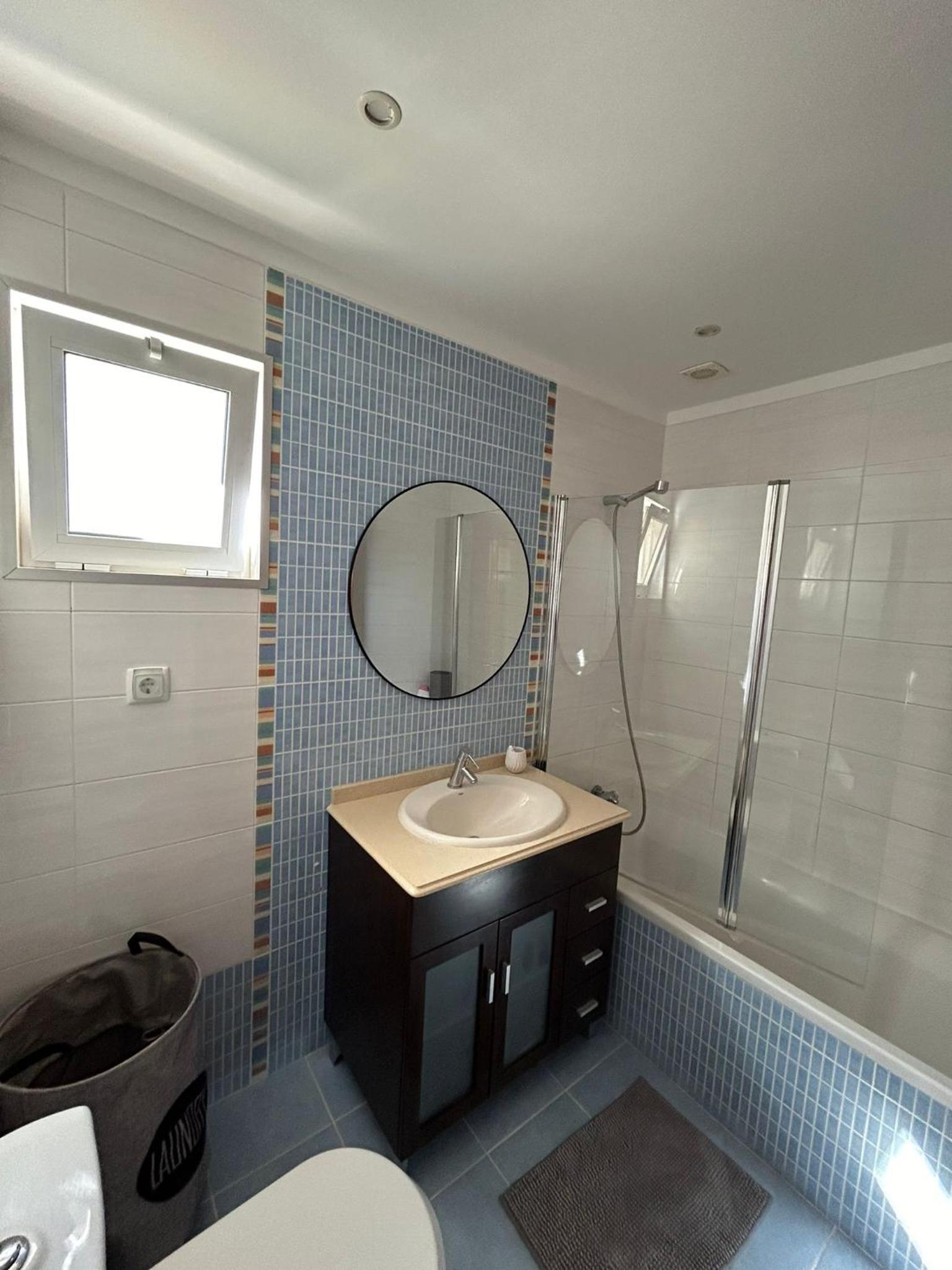 Two-Bedroom Apartment with Balcony photo 2
