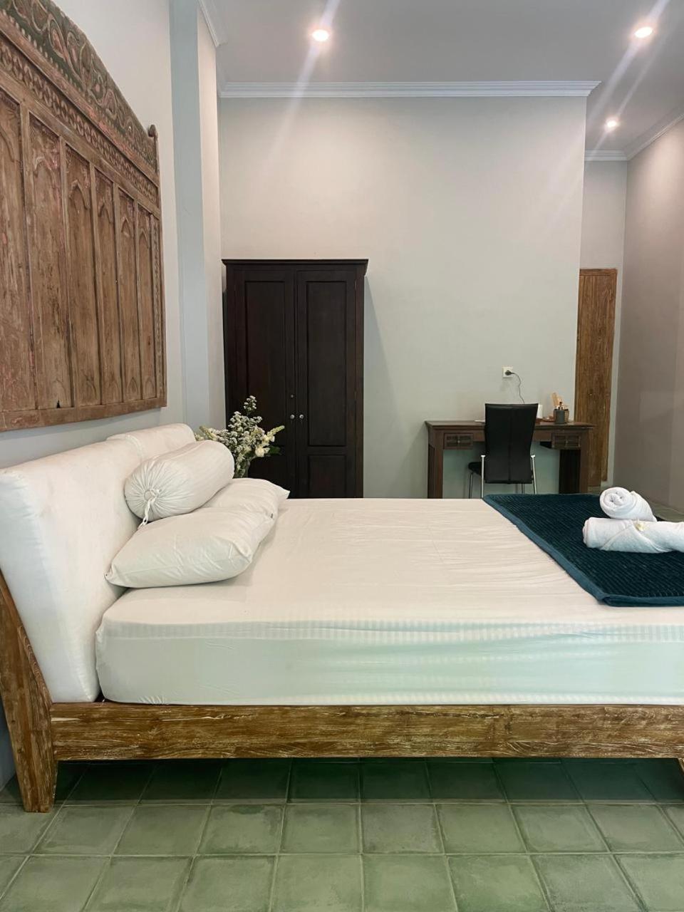 Deluxe Double Room with Balcony photo 1