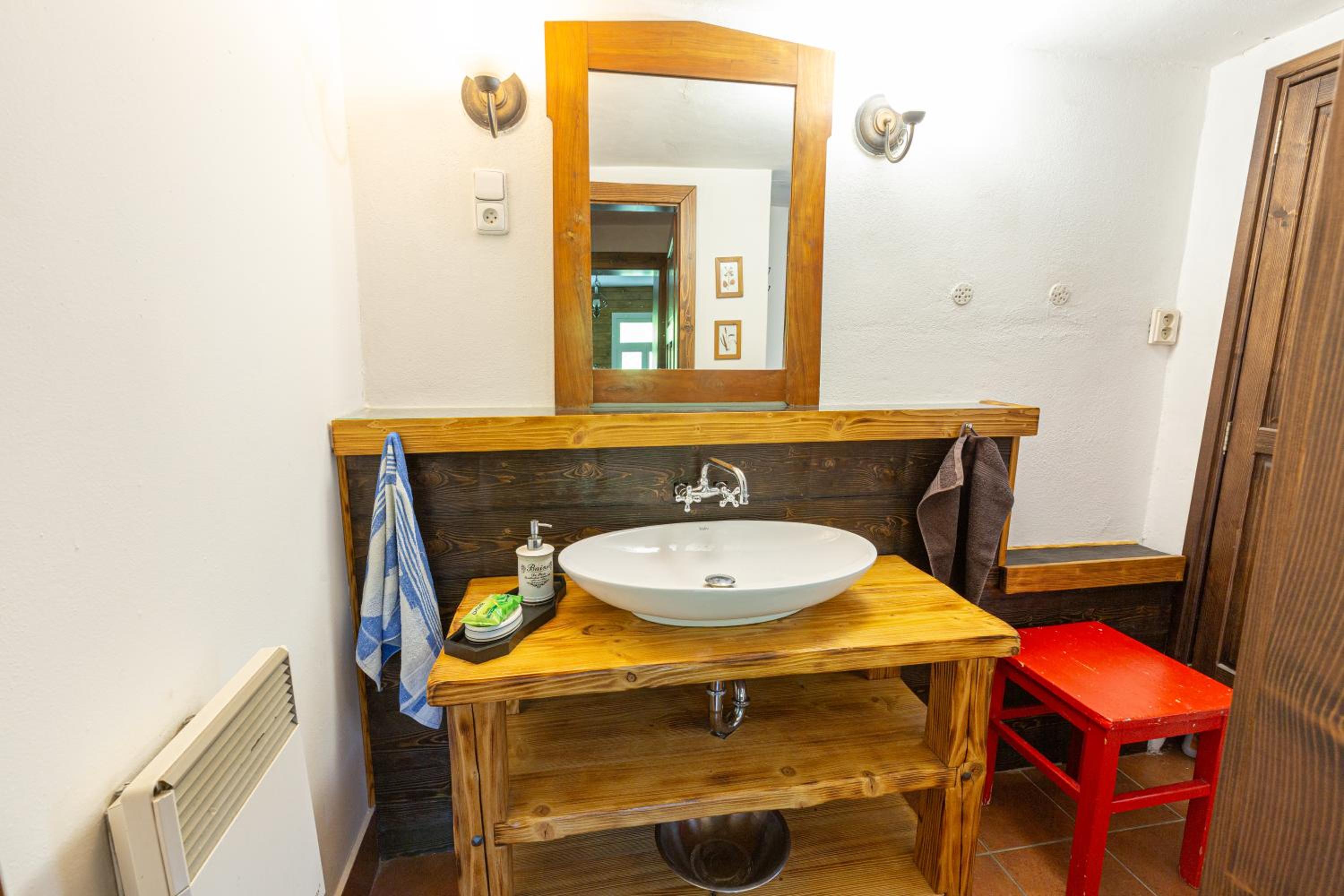 Three-Bedroom Chalet - Photo 23