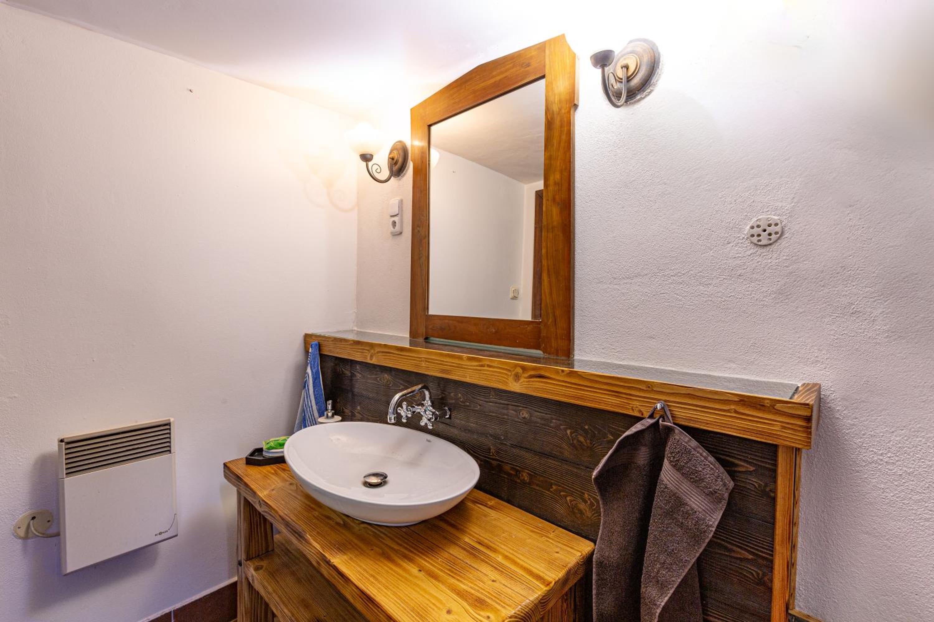 Three-Bedroom Chalet - Photo 24