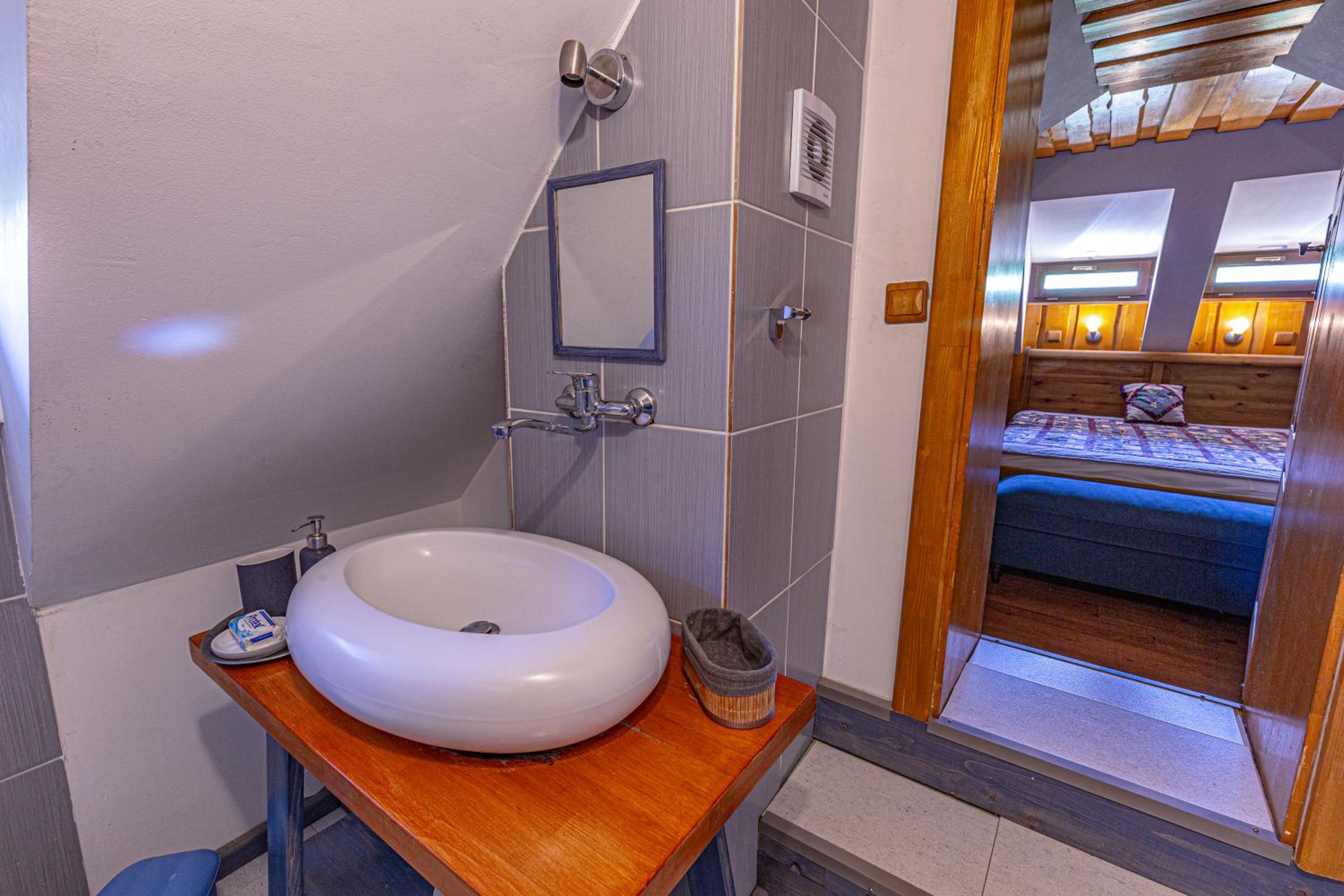 Three-Bedroom Chalet - Photo 31
