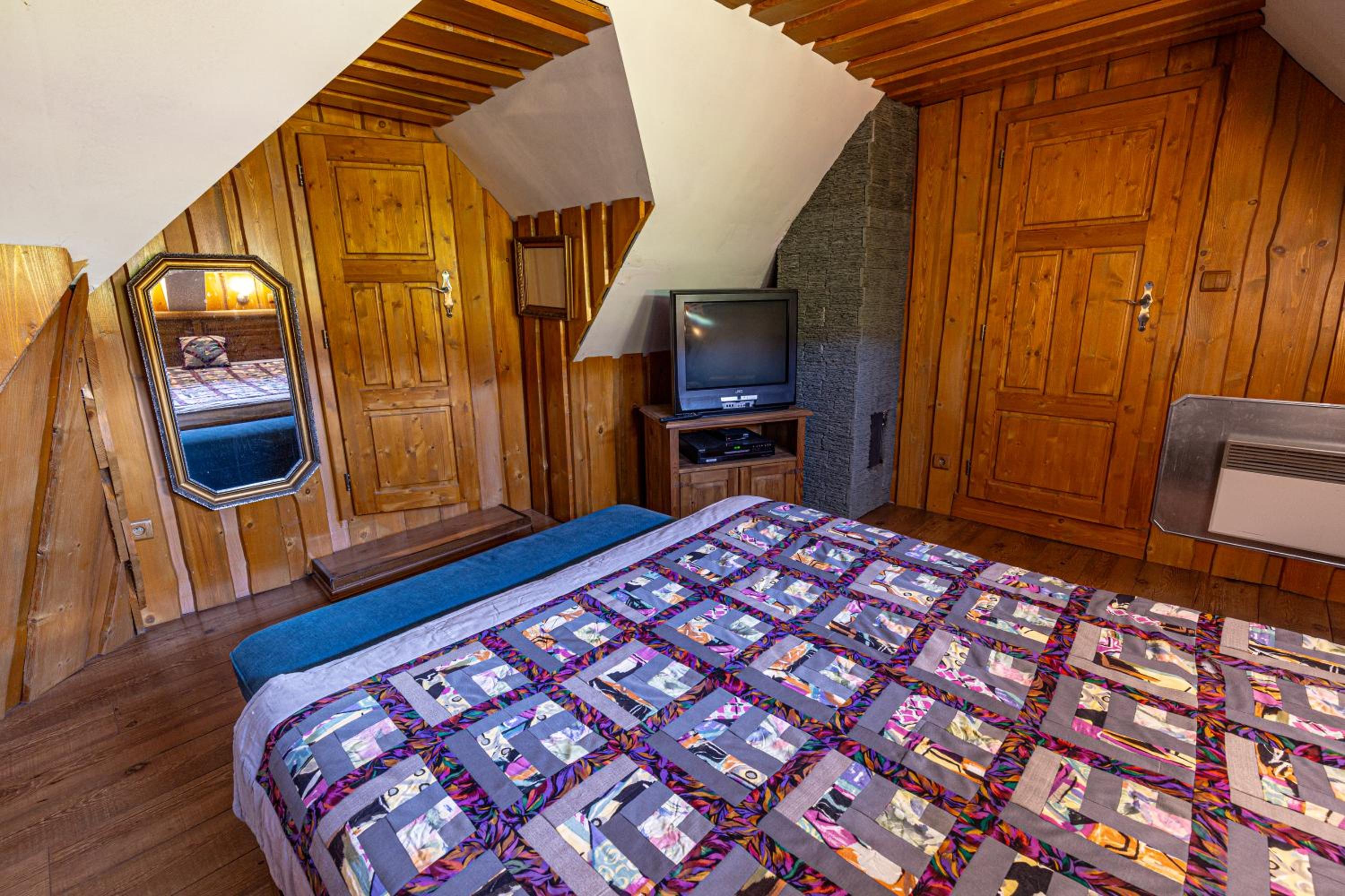 Three-Bedroom Chalet - Photo 40