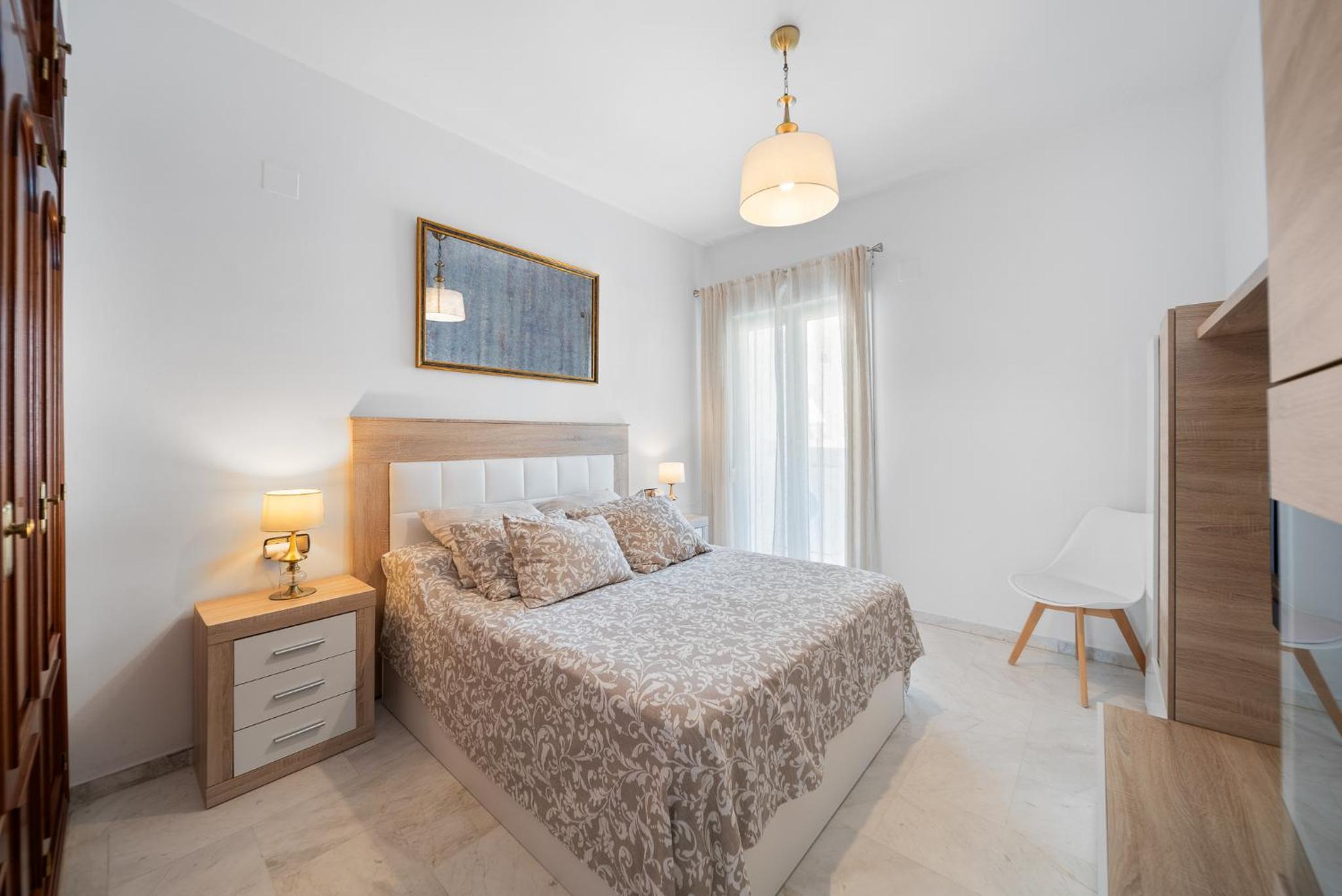 Apartamento con vista a la piscina