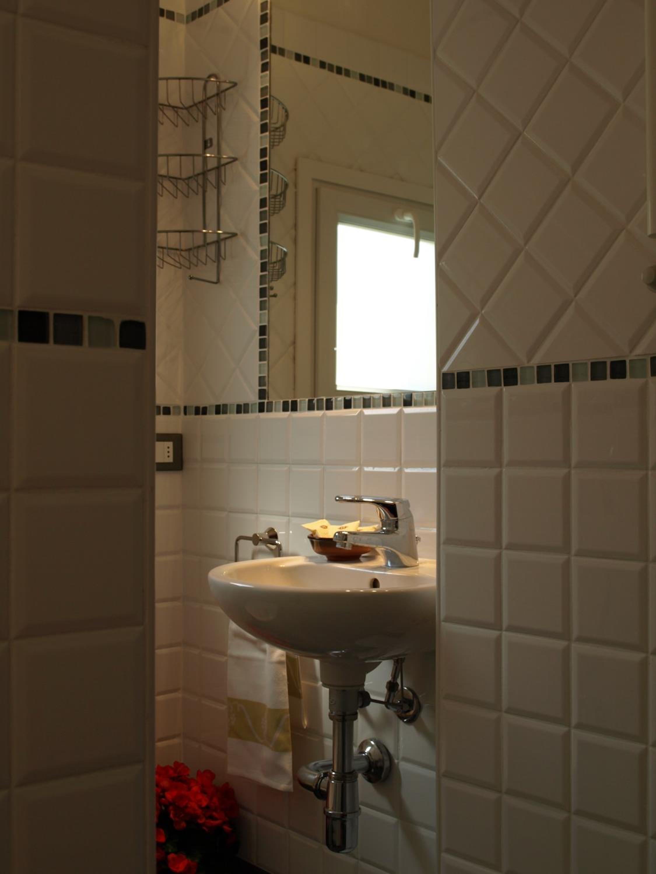 Standard Double or Twin Room photo 3