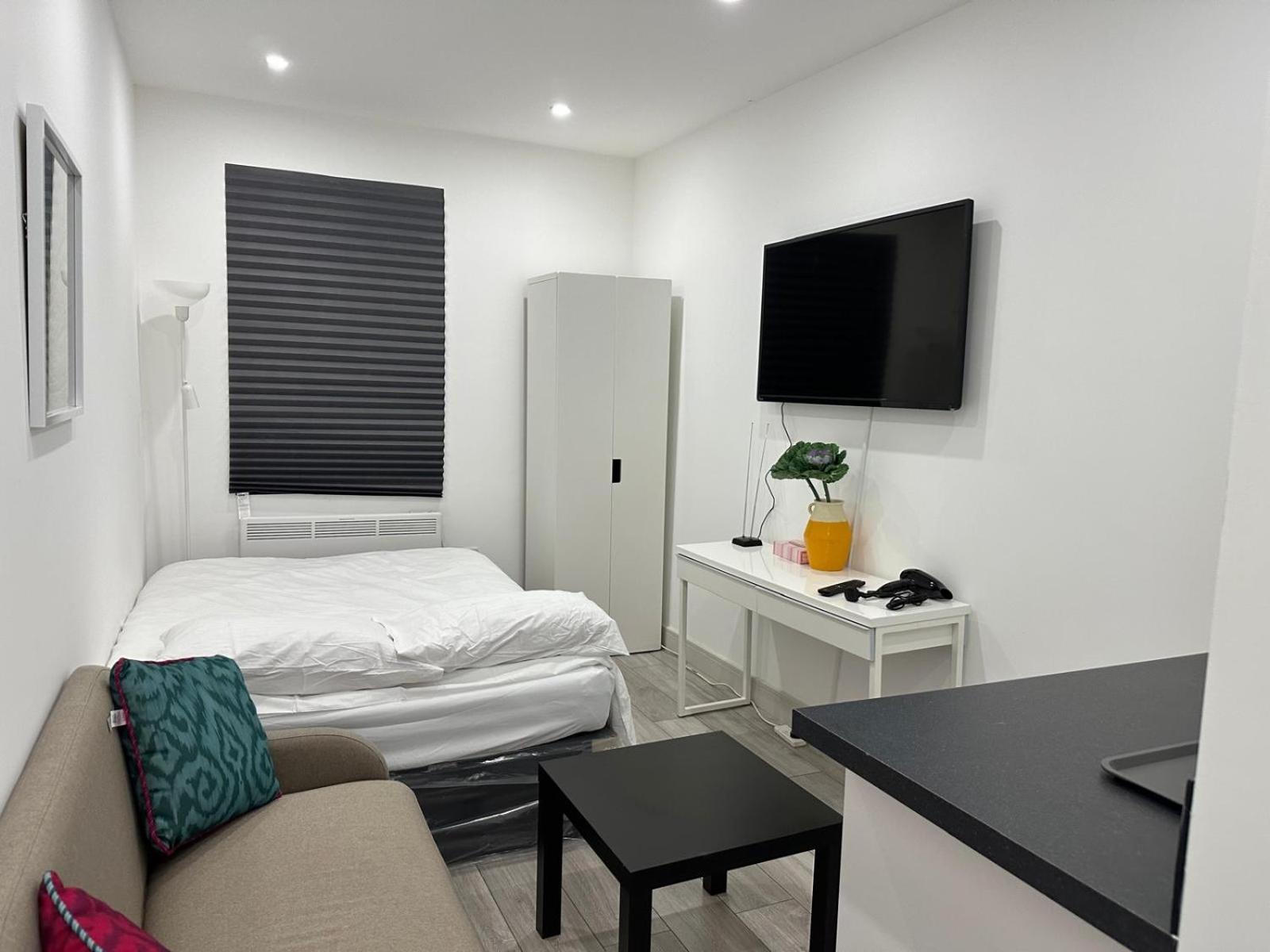 One-Bedroom Apartment photo 3