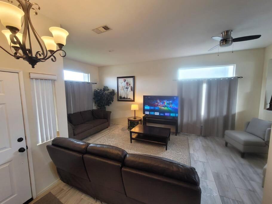 Four-Bedroom House photo 2