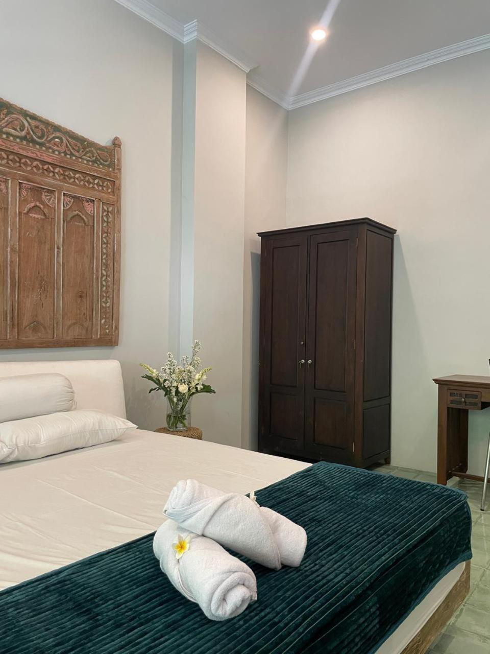 Deluxe Double Room with Balcony photo 2