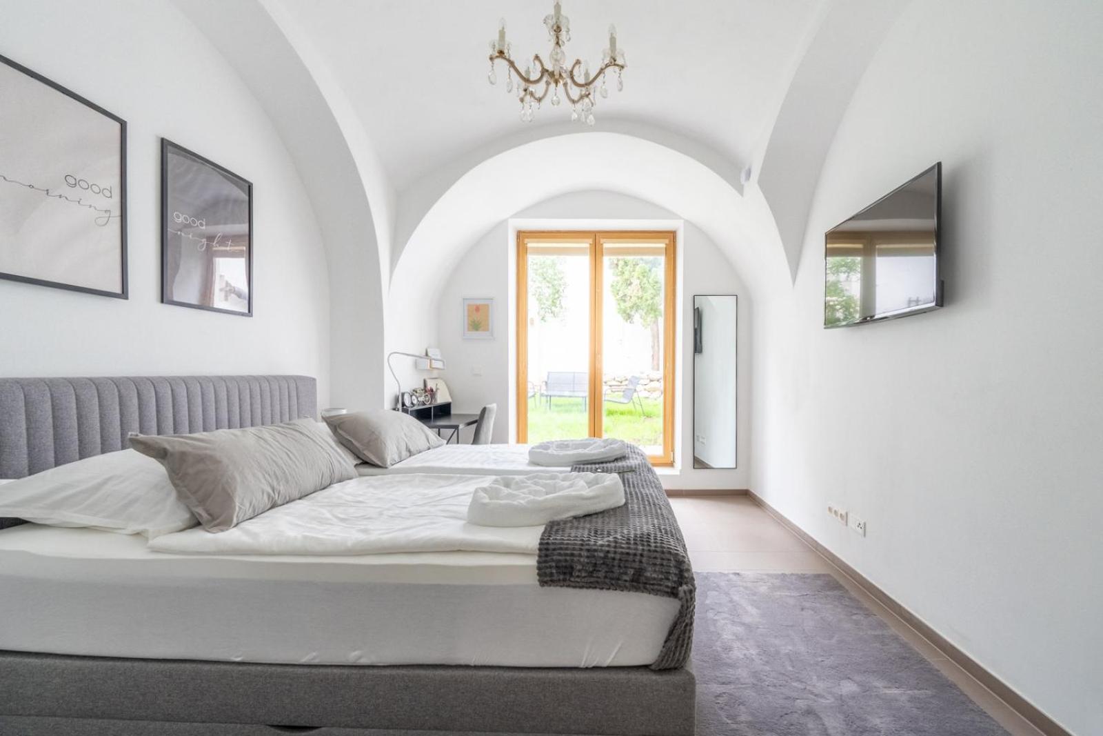 Superior One-Bedroom Apartment with Balcony